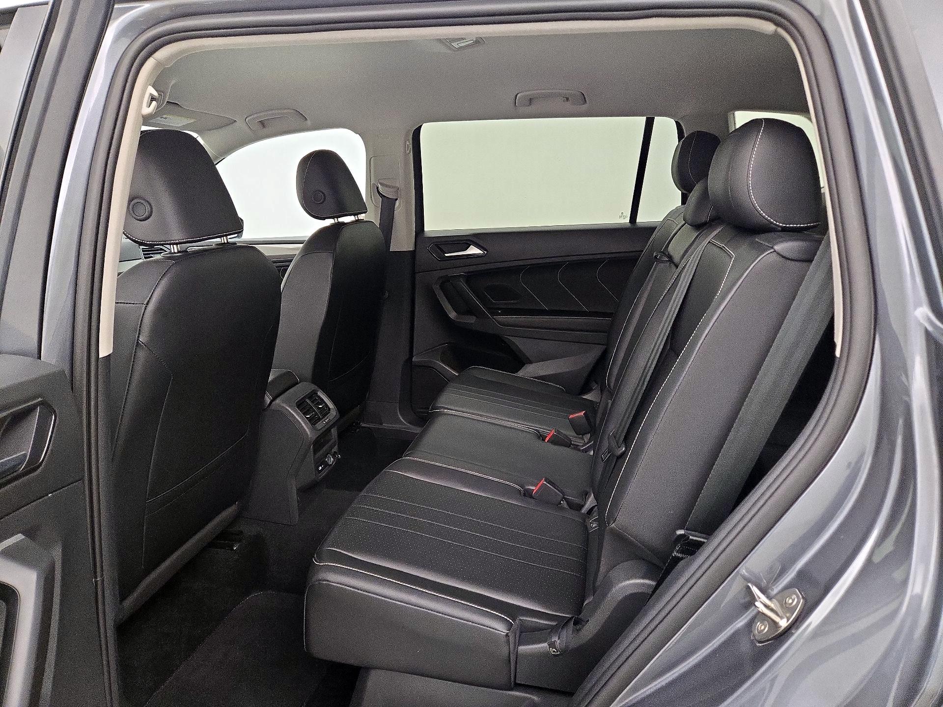 Thumbnail: 2024 Volkswagen Tiguan - 19