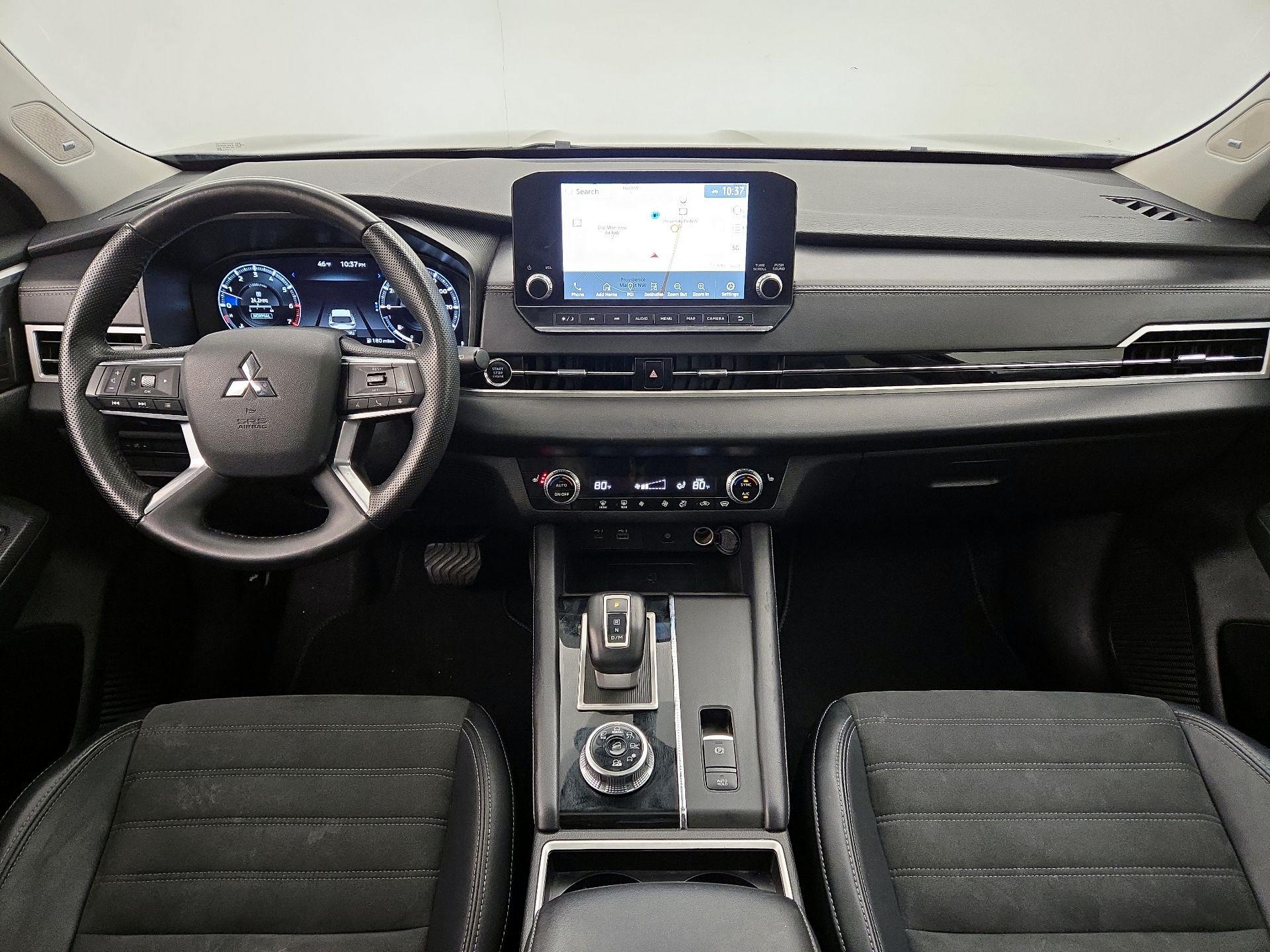 Thumbnail: 2024 Mitsubishi Outlander - 9