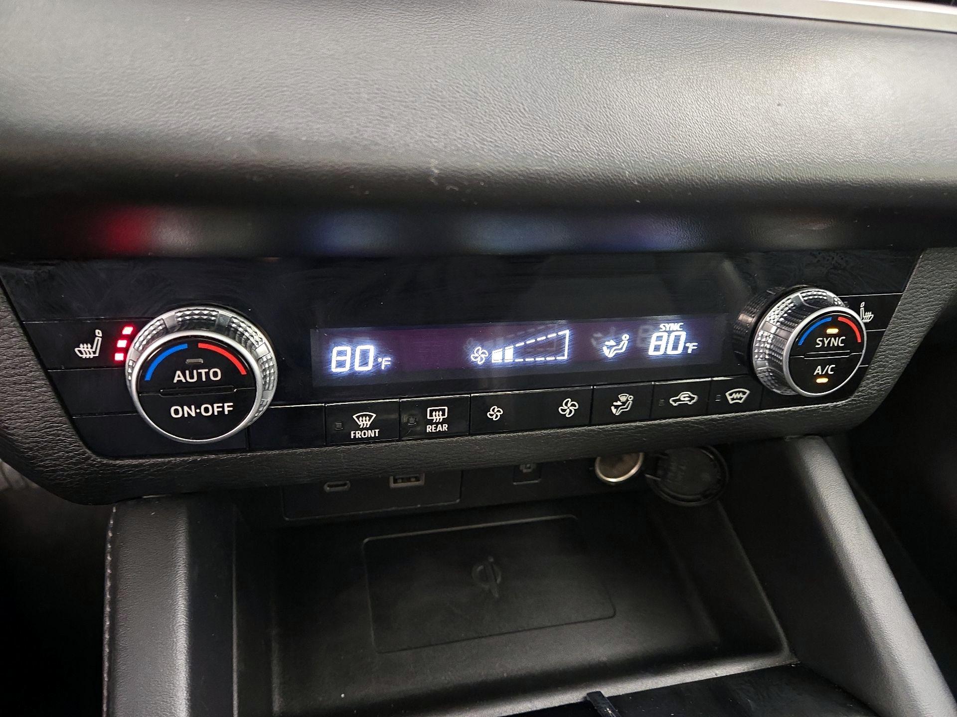 Thumbnail: 2024 Mitsubishi Outlander - 17