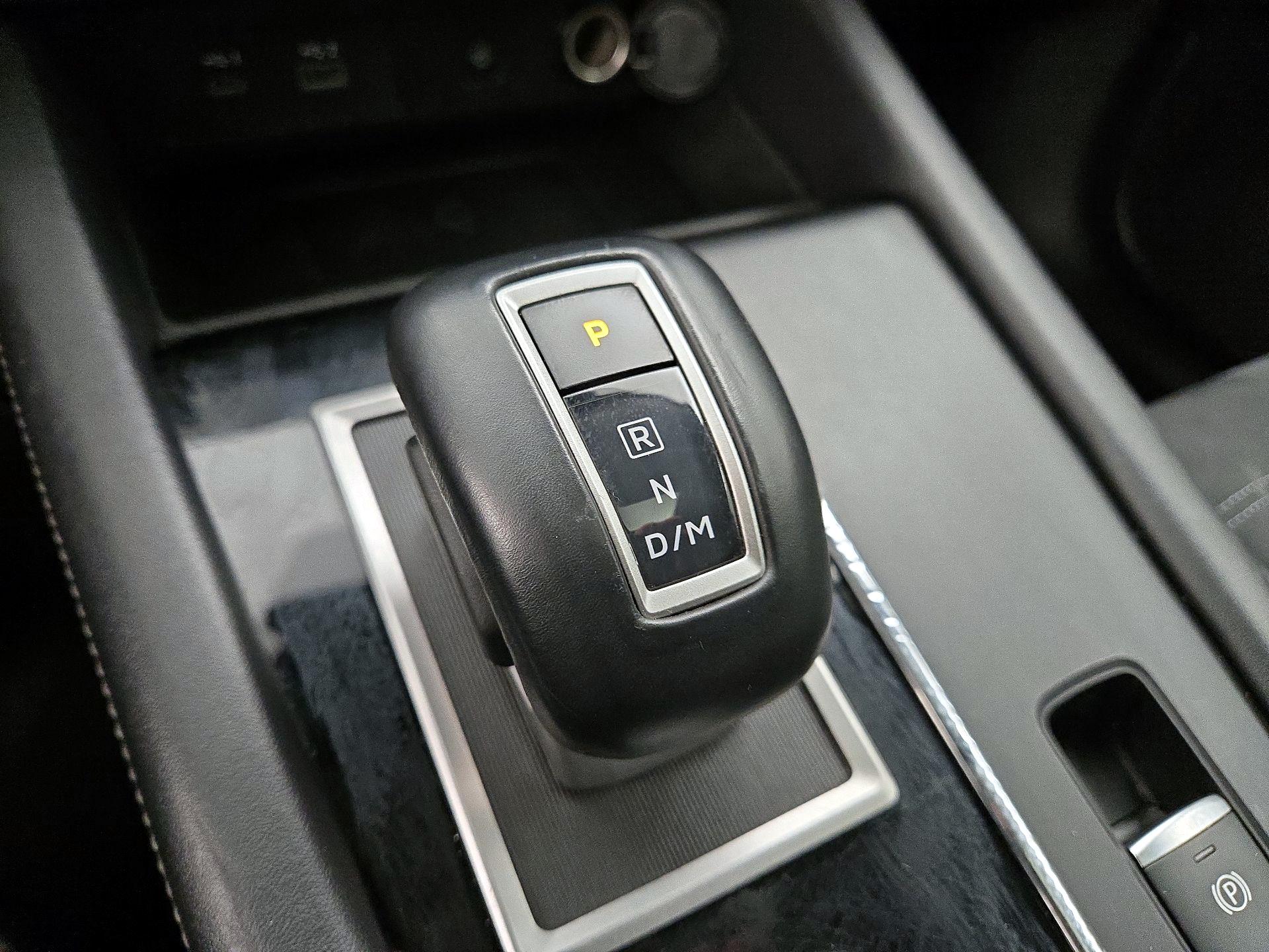 Thumbnail: 2024 Mitsubishi Outlander - 18