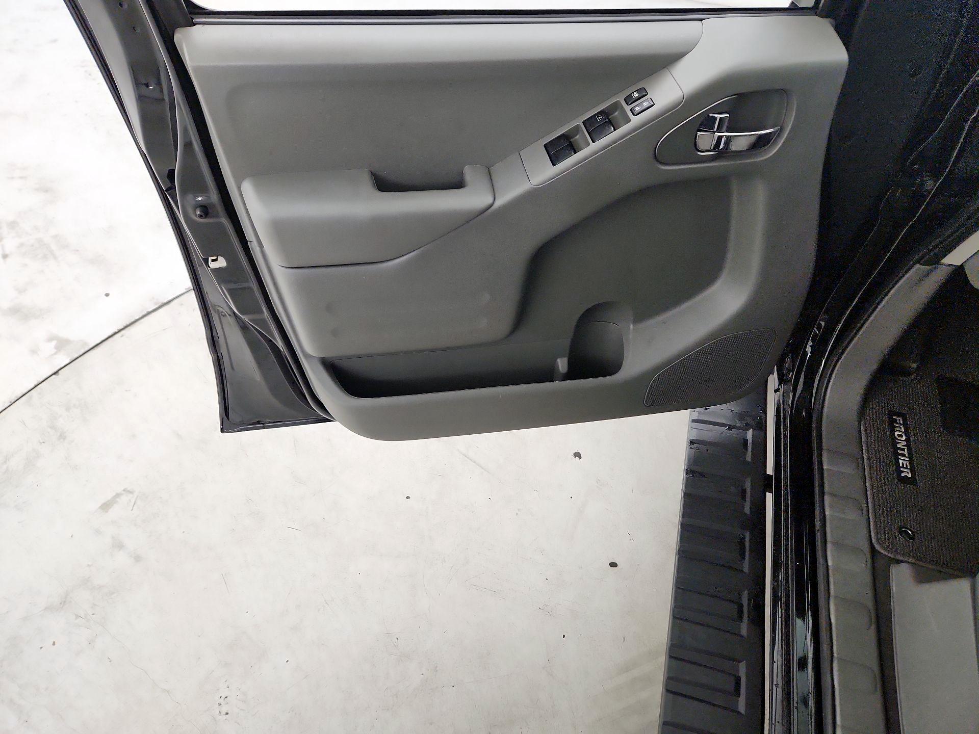 Thumbnail: 2020 Nissan Frontier - 12