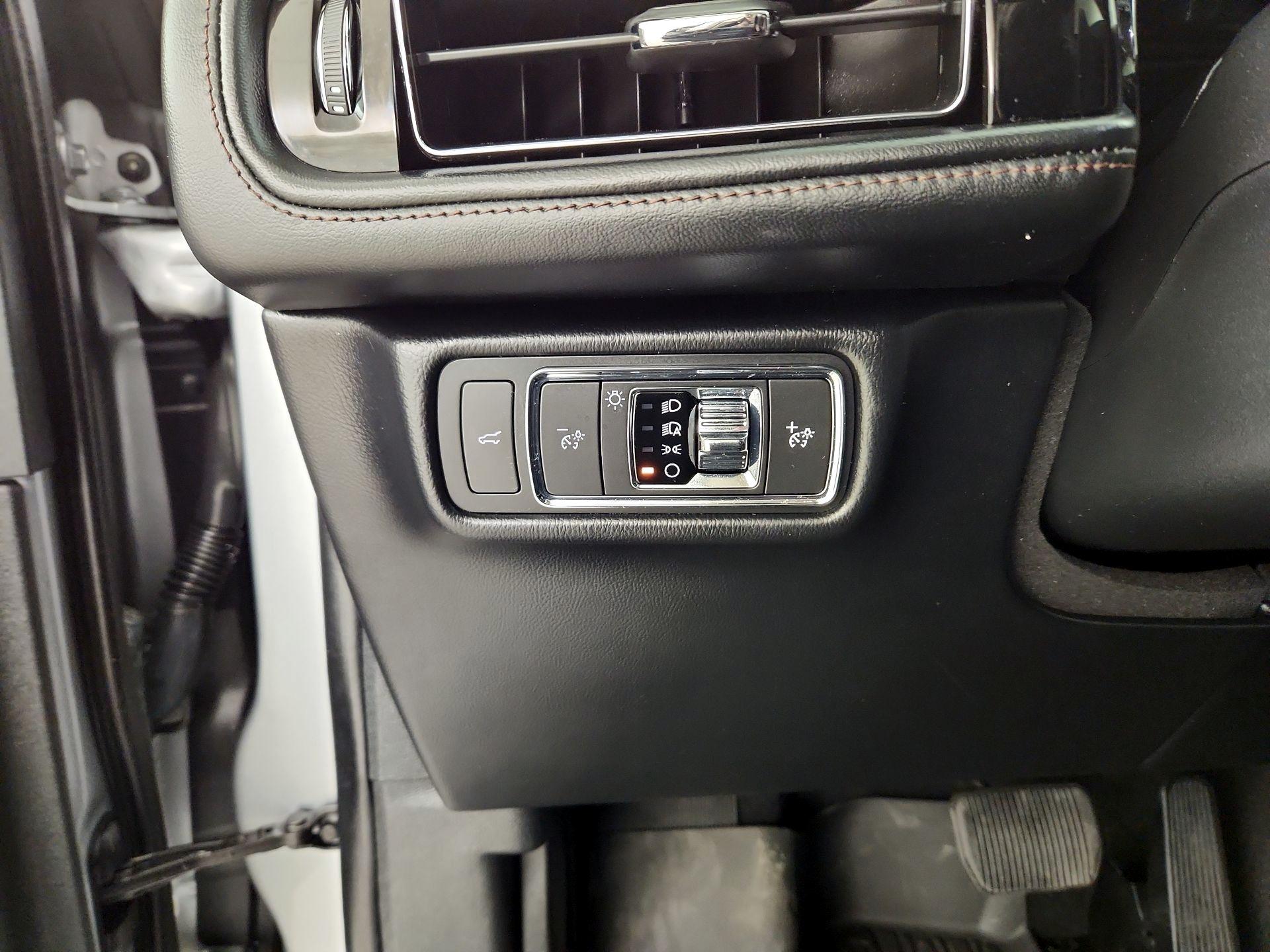 Thumbnail: 2022 Lincoln Aviator - 13