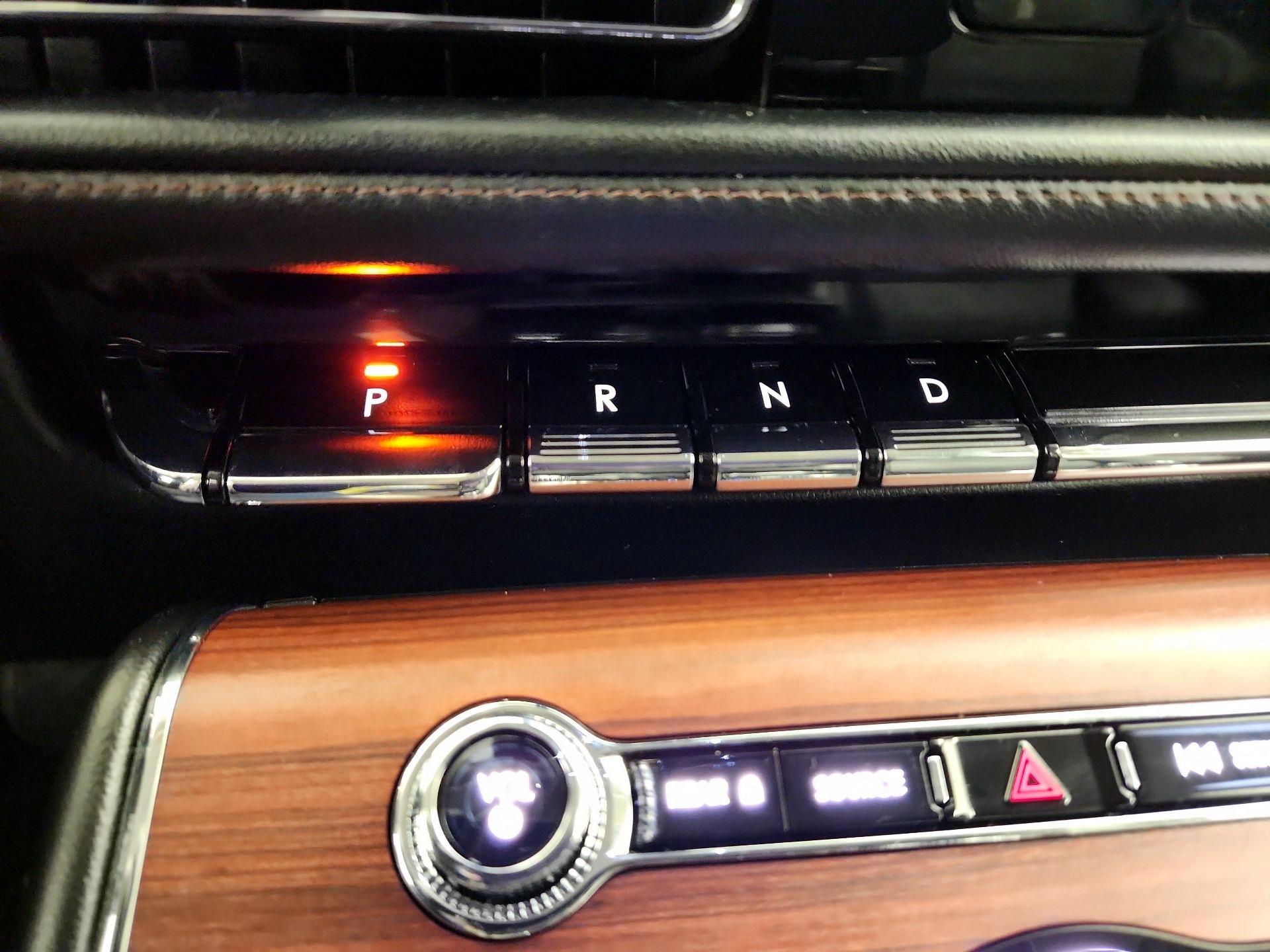 Thumbnail: 2022 Lincoln Aviator - 18