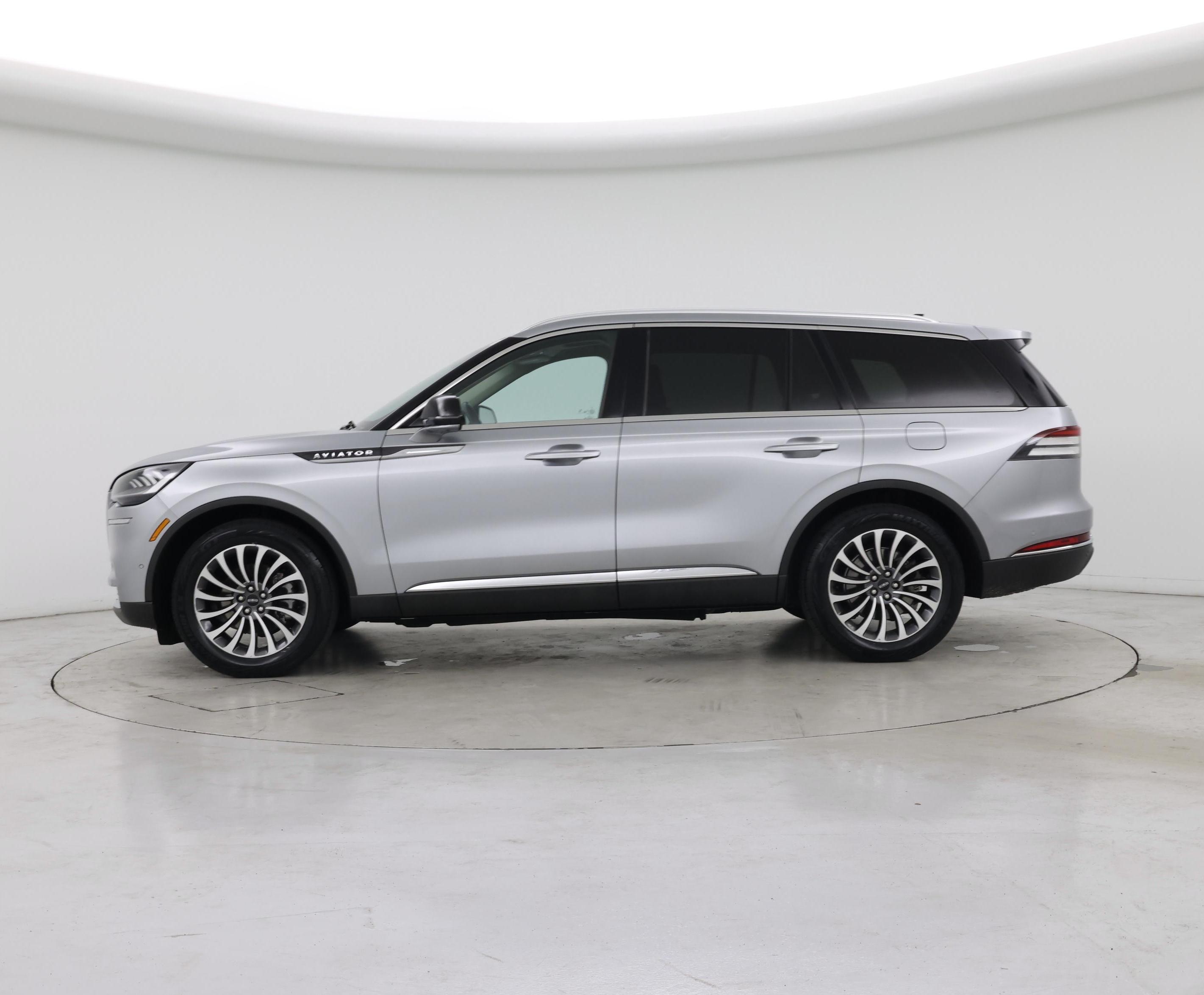 Thumbnail: 2022 Lincoln Aviator - 3