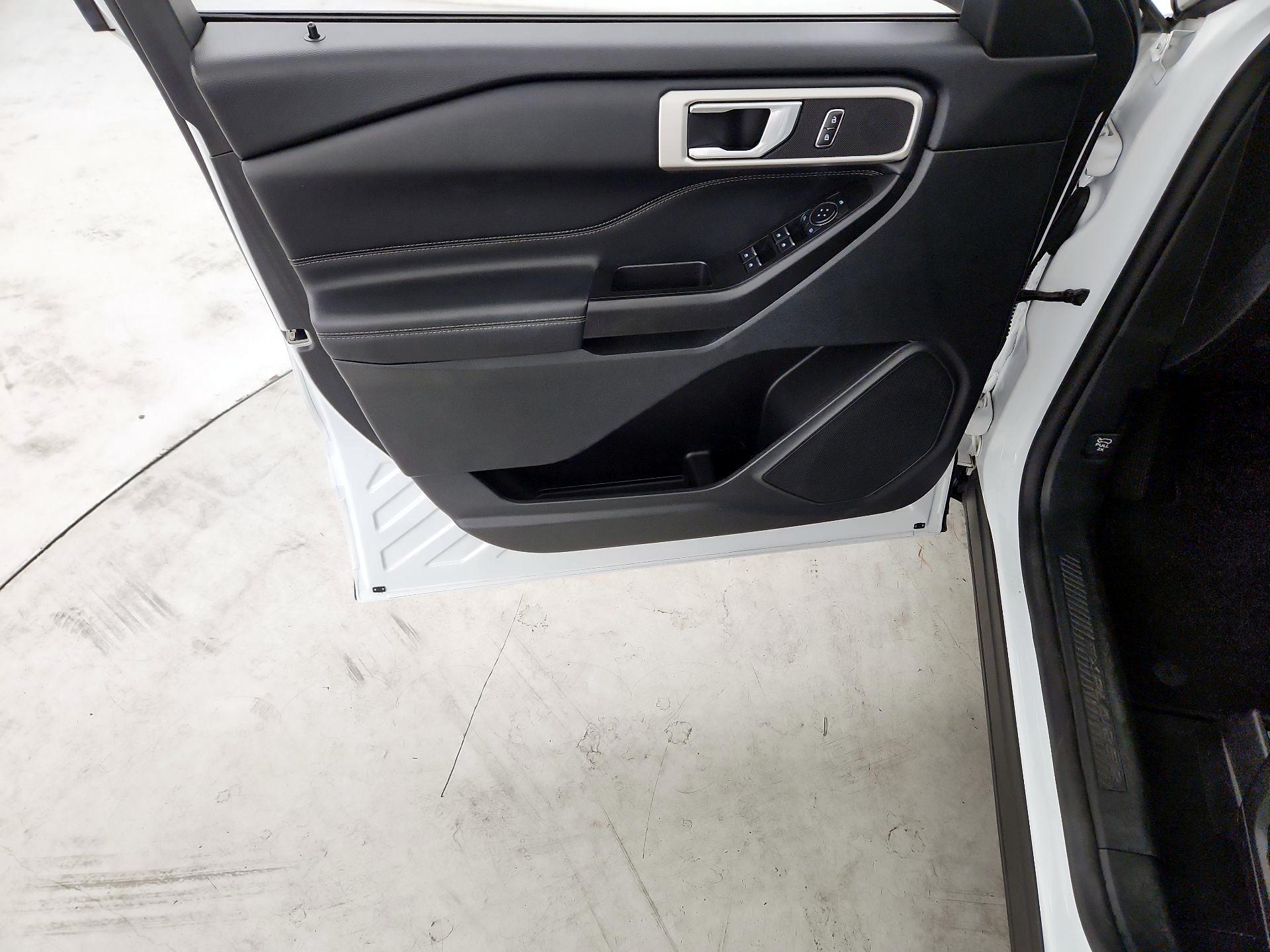 Thumbnail: 2020 Ford Explorer - 12