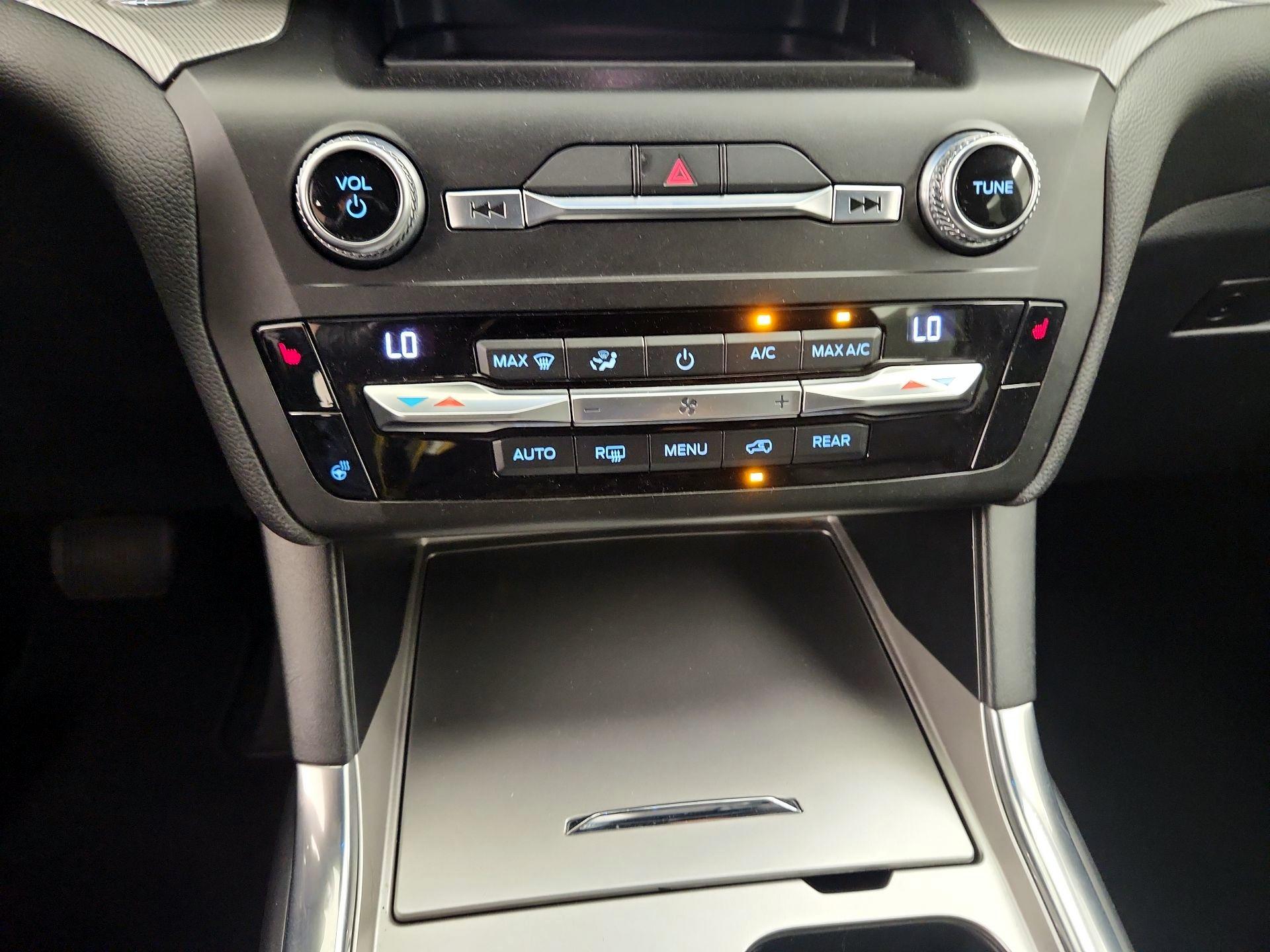 Thumbnail: 2020 Ford Explorer - 17