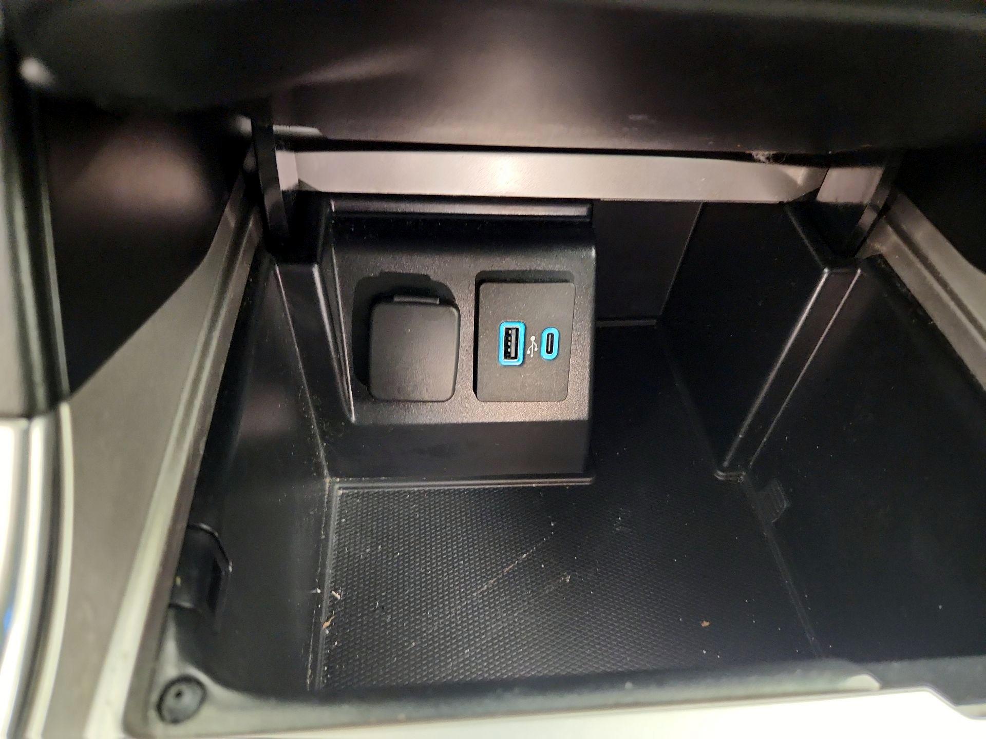 Thumbnail: 2020 Ford Explorer - 19