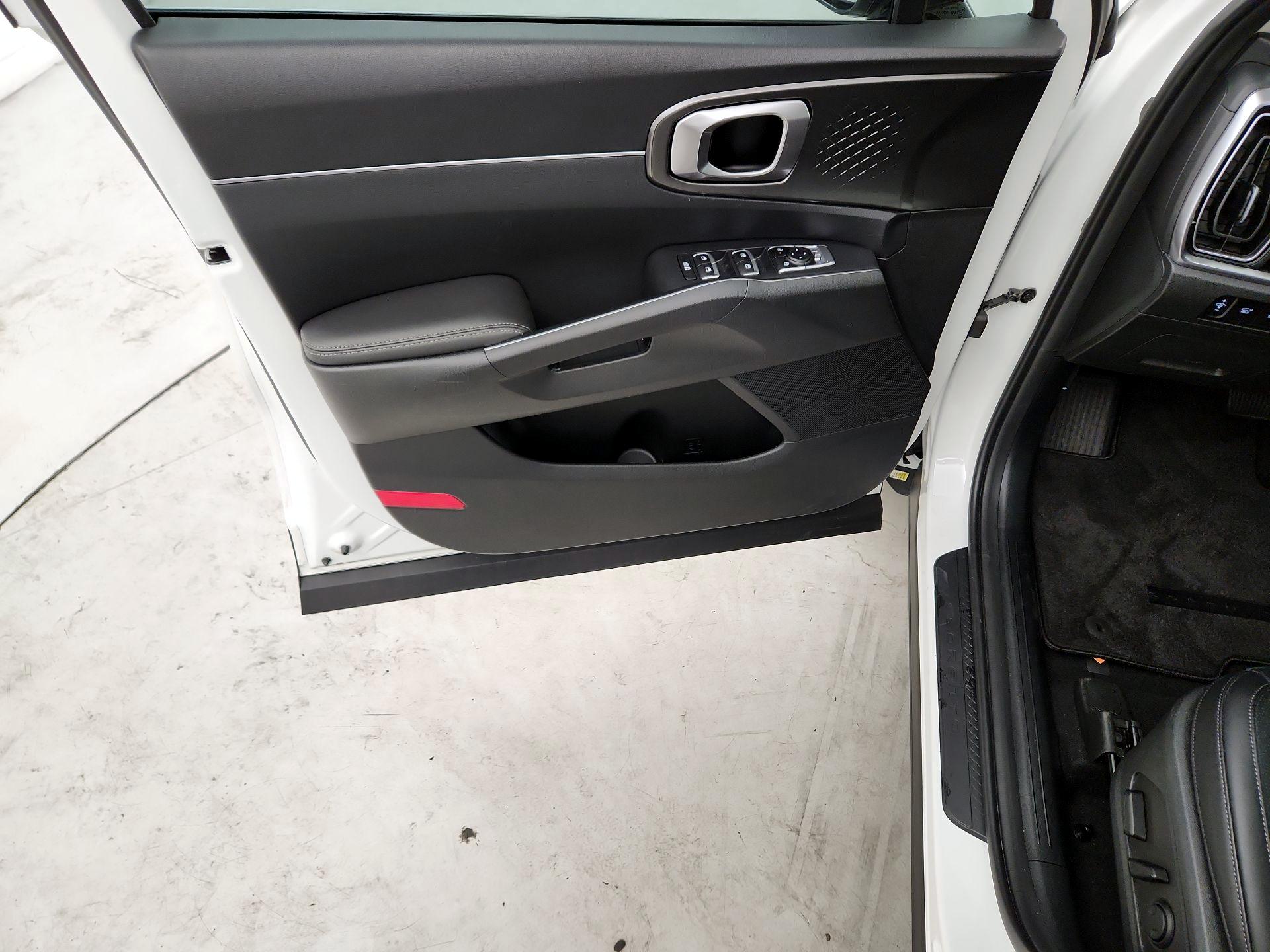 Thumbnail: 2025 Kia Sorento - 10