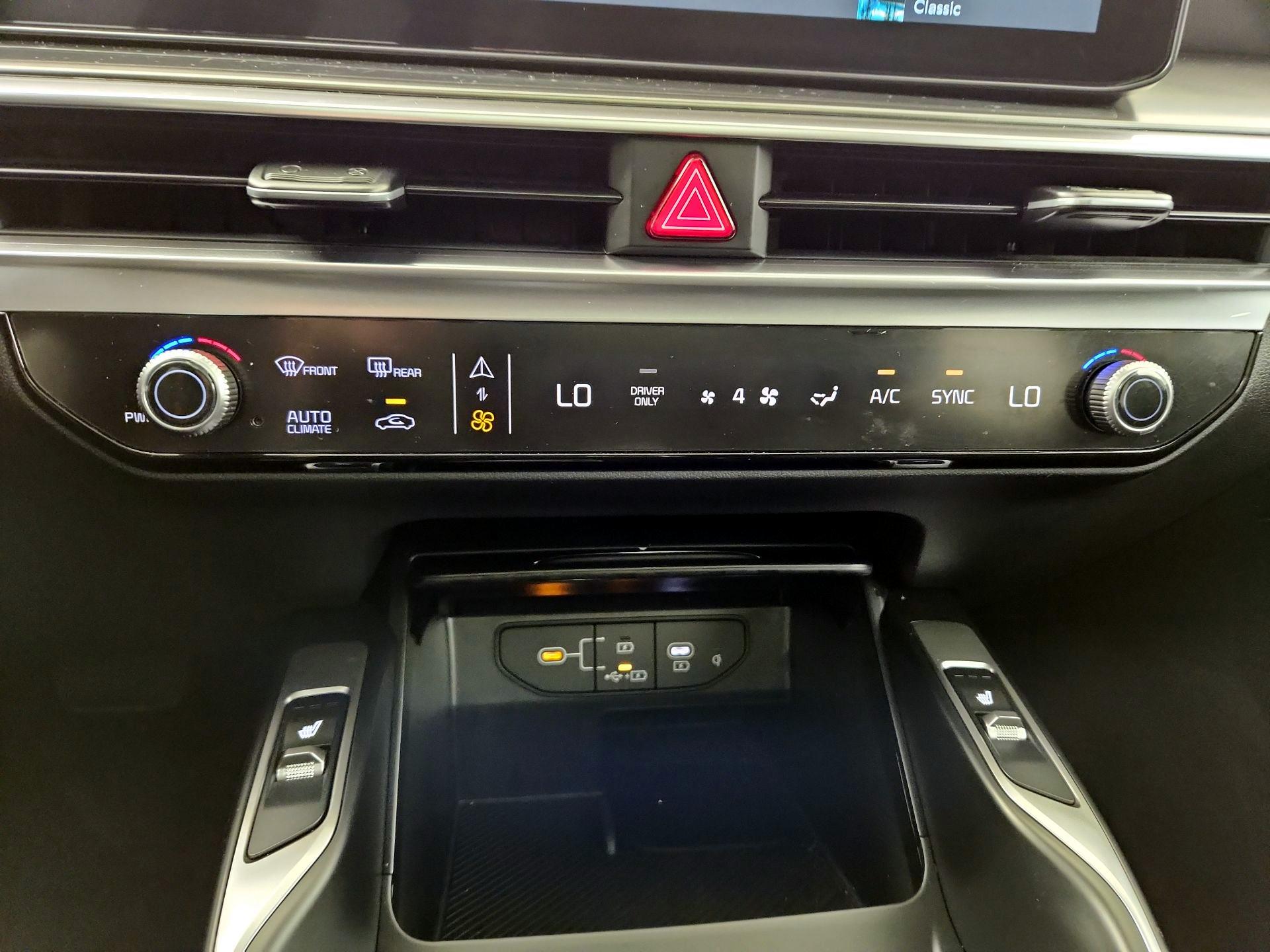 Thumbnail: 2025 Kia Sorento - 15