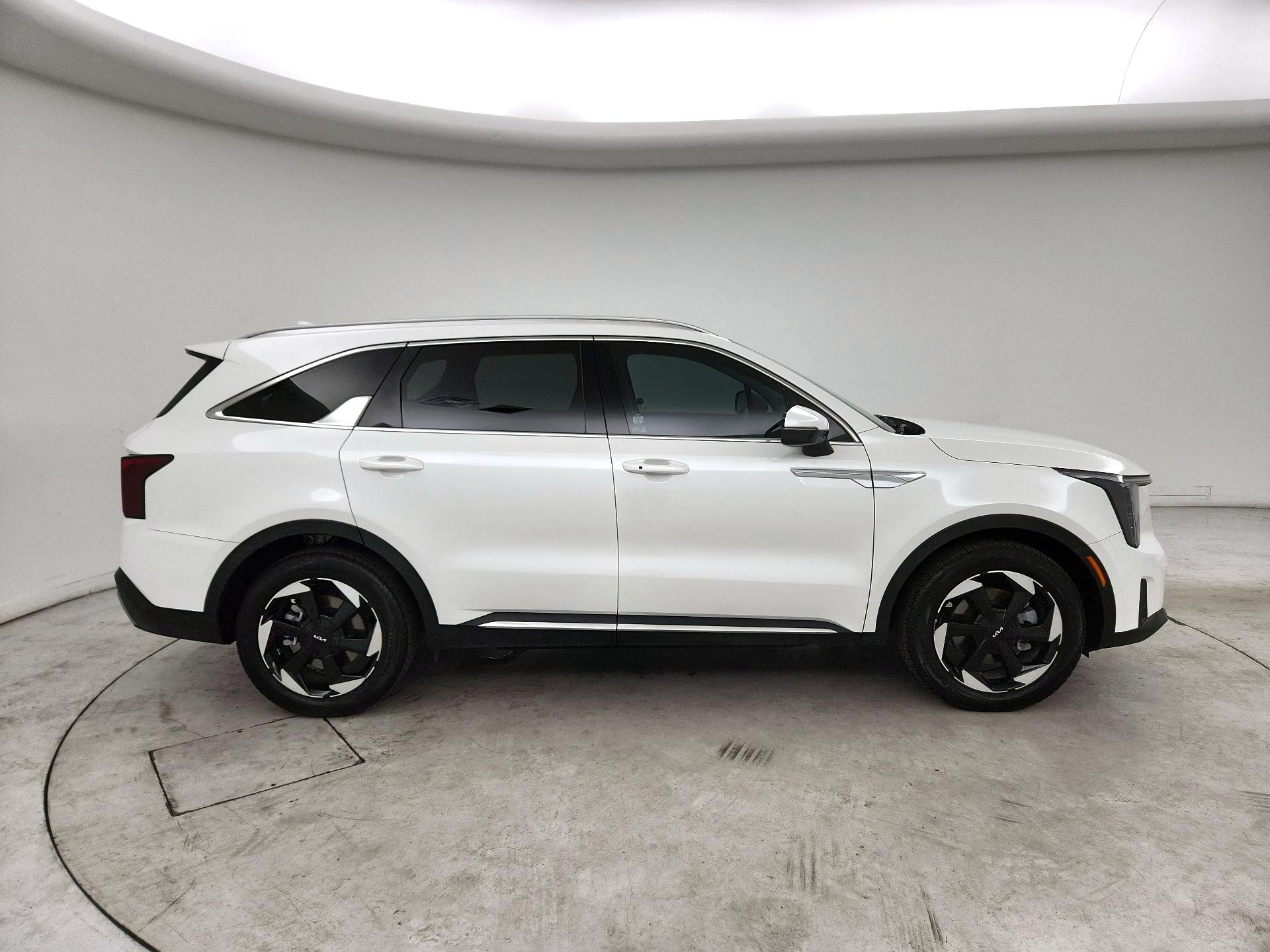 Thumbnail: 2025 Kia Sorento - 4