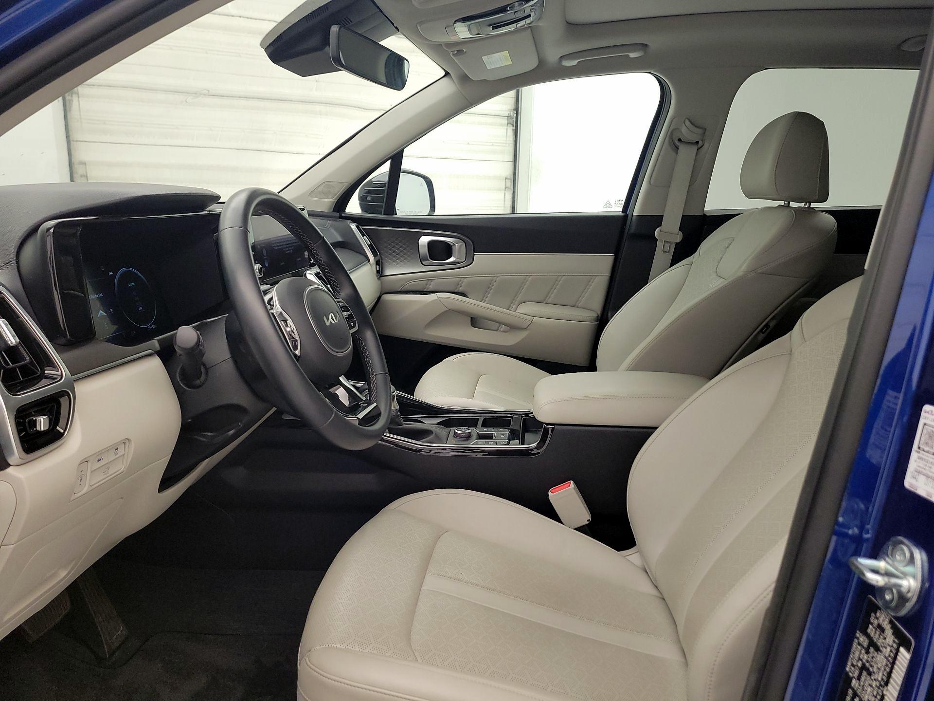 Thumbnail: 2023 Kia Sorento - 11