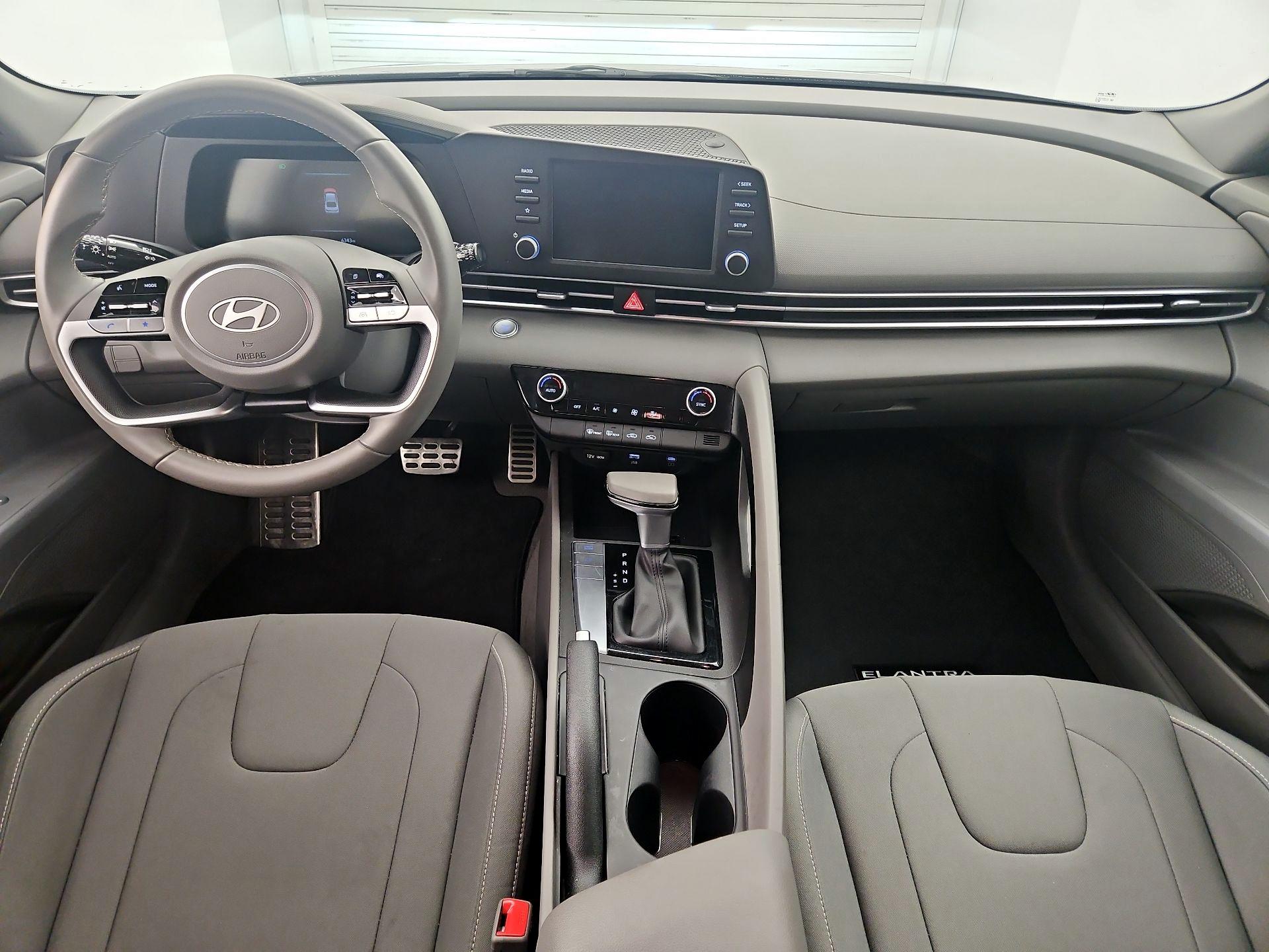 Thumbnail: 2025 Hyundai Elantra - 9