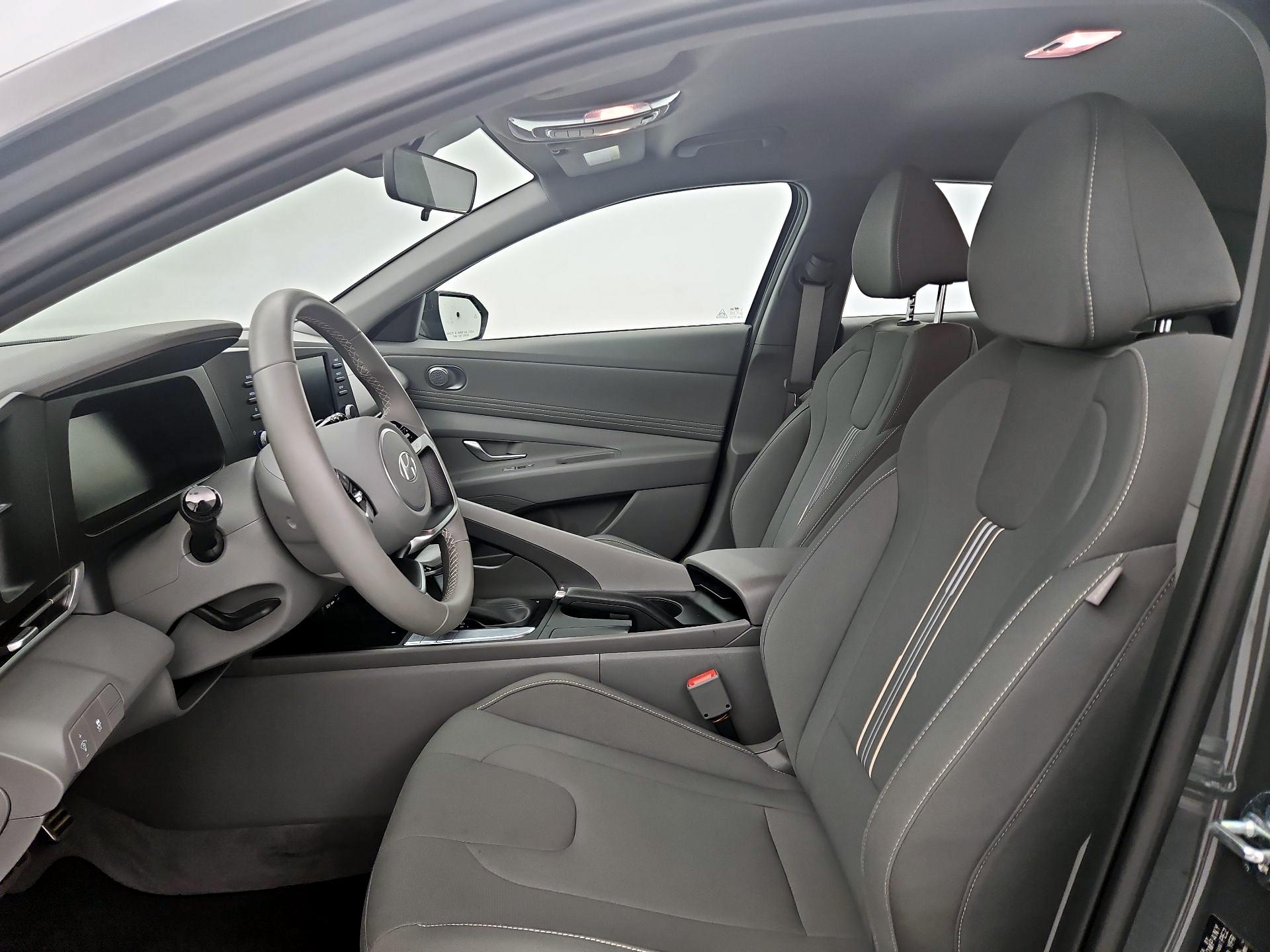 Thumbnail: 2025 Hyundai Elantra - 11