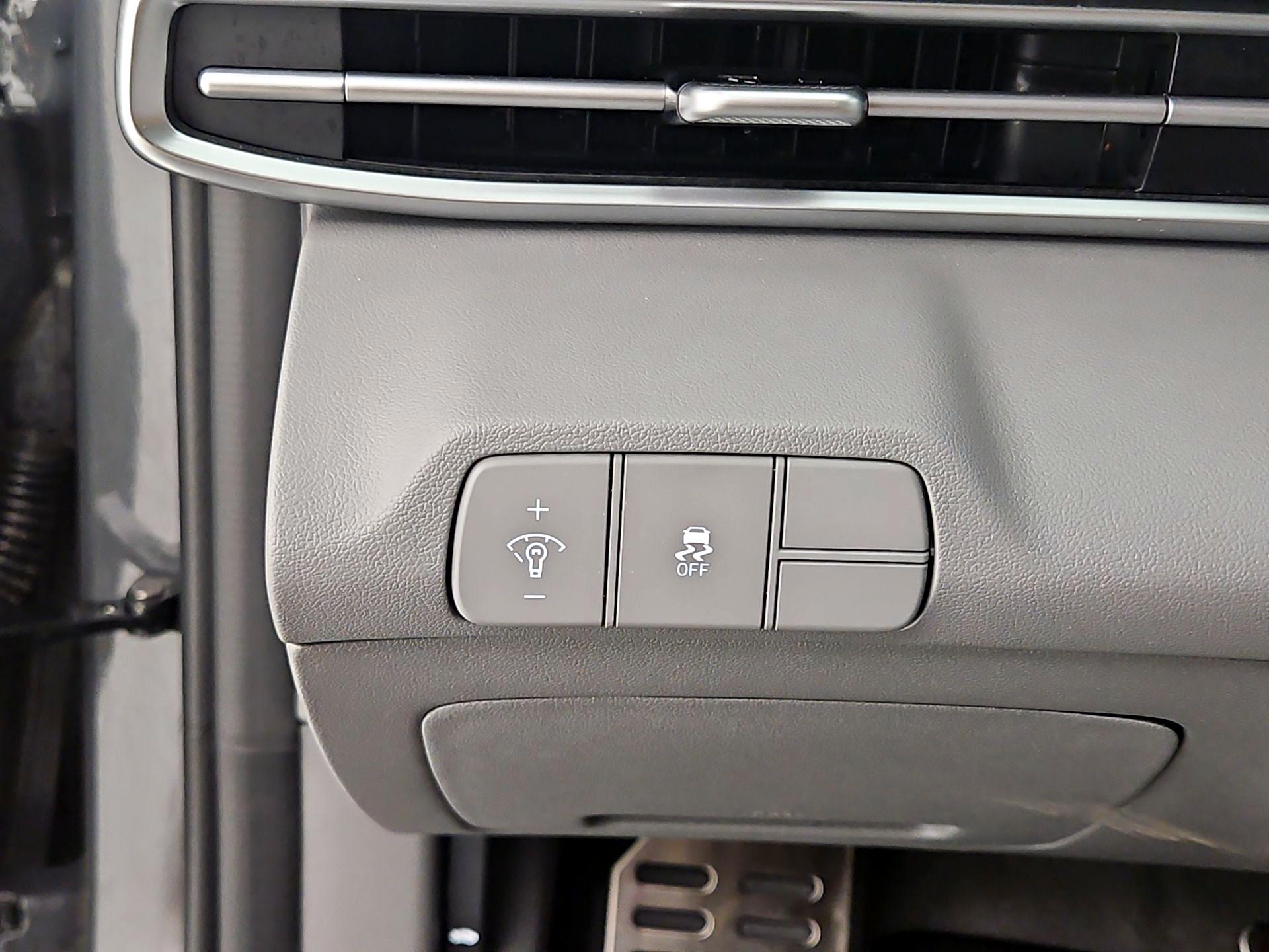 Thumbnail: 2025 Hyundai Elantra - 13