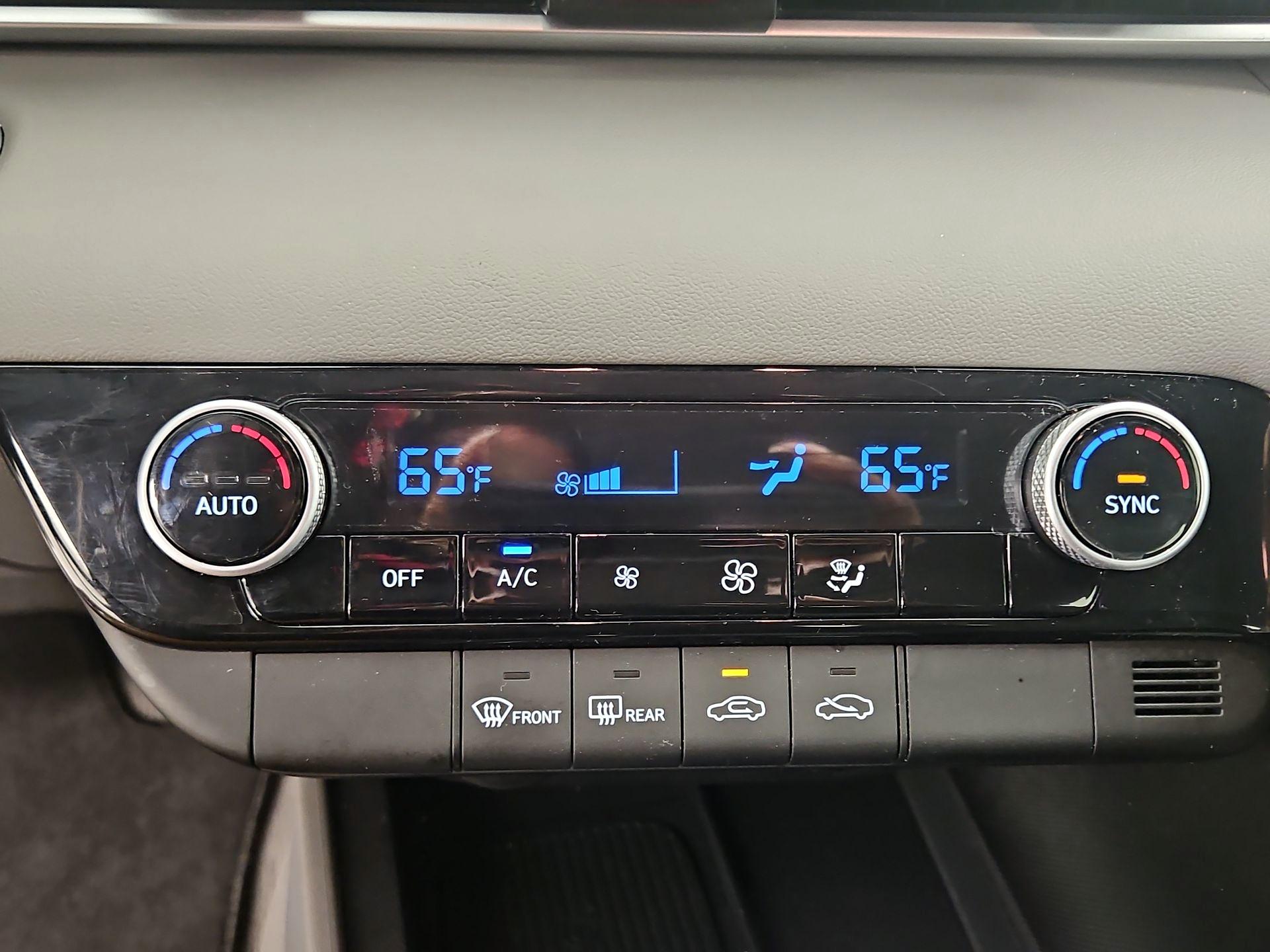 Thumbnail: 2025 Hyundai Elantra - 16