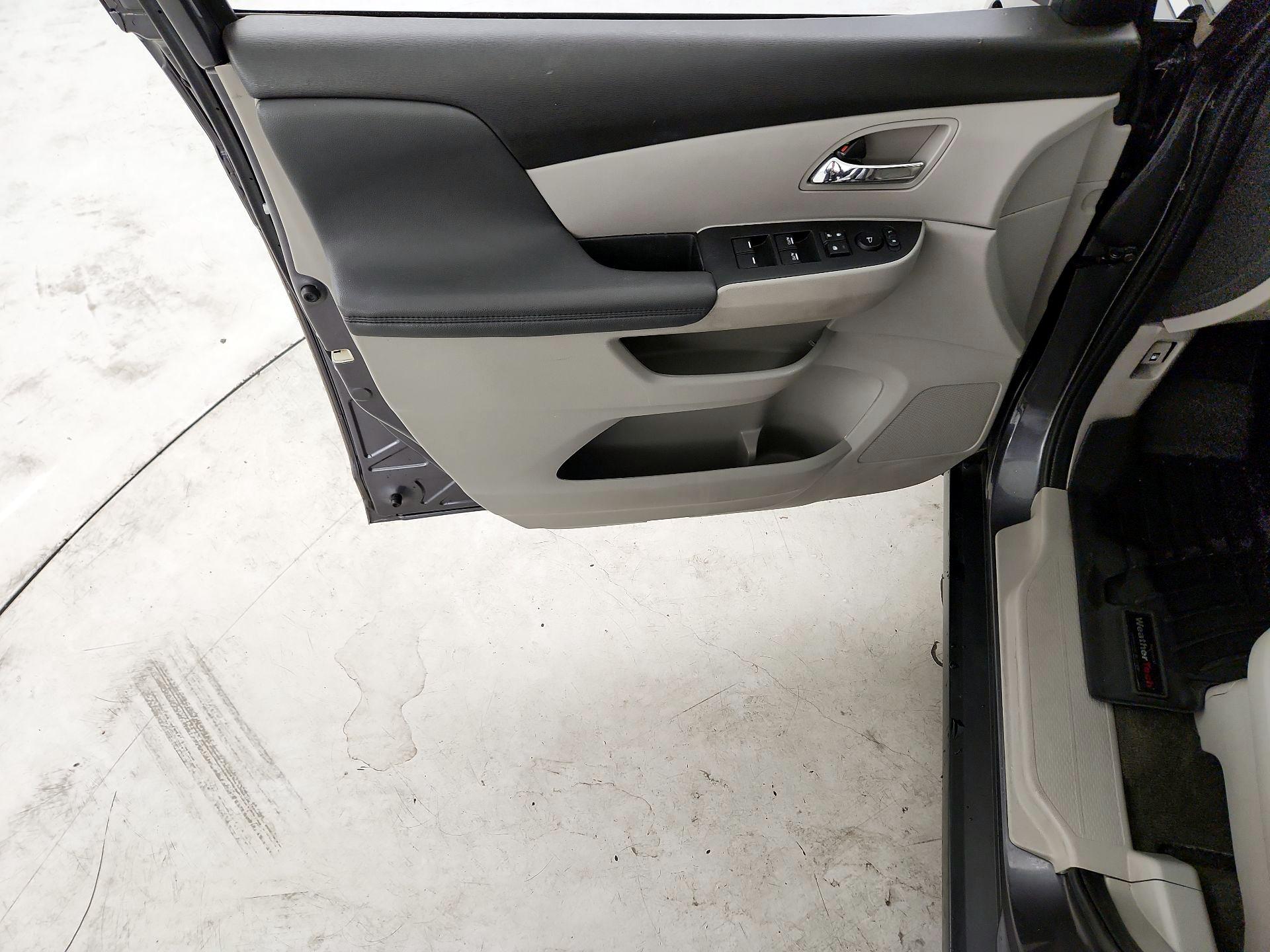 Thumbnail: 2016 Honda Odyssey - 12