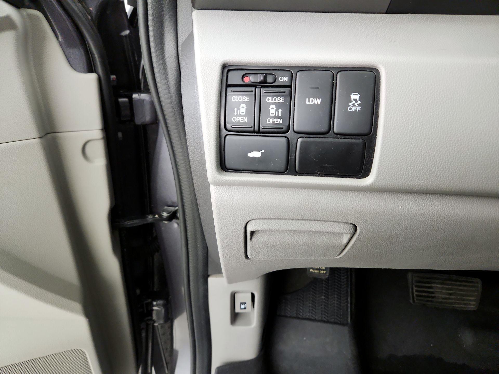 Thumbnail: 2016 Honda Odyssey - 13