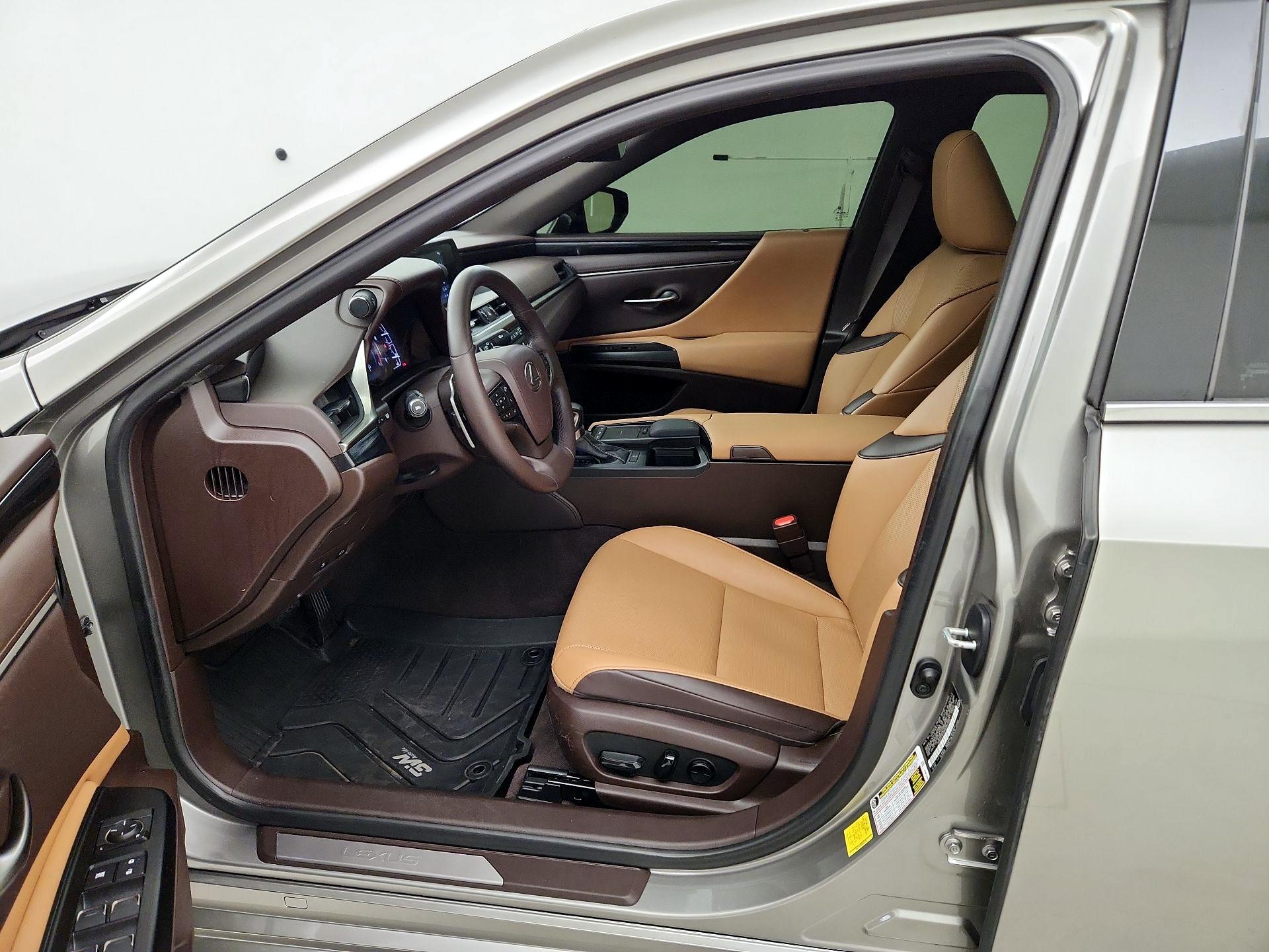 Thumbnail: 2021 Lexus ES - 9