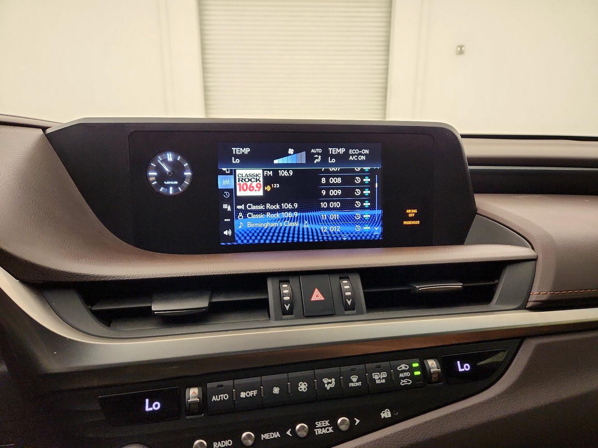 Thumbnail: 2021 Lexus ES - 13