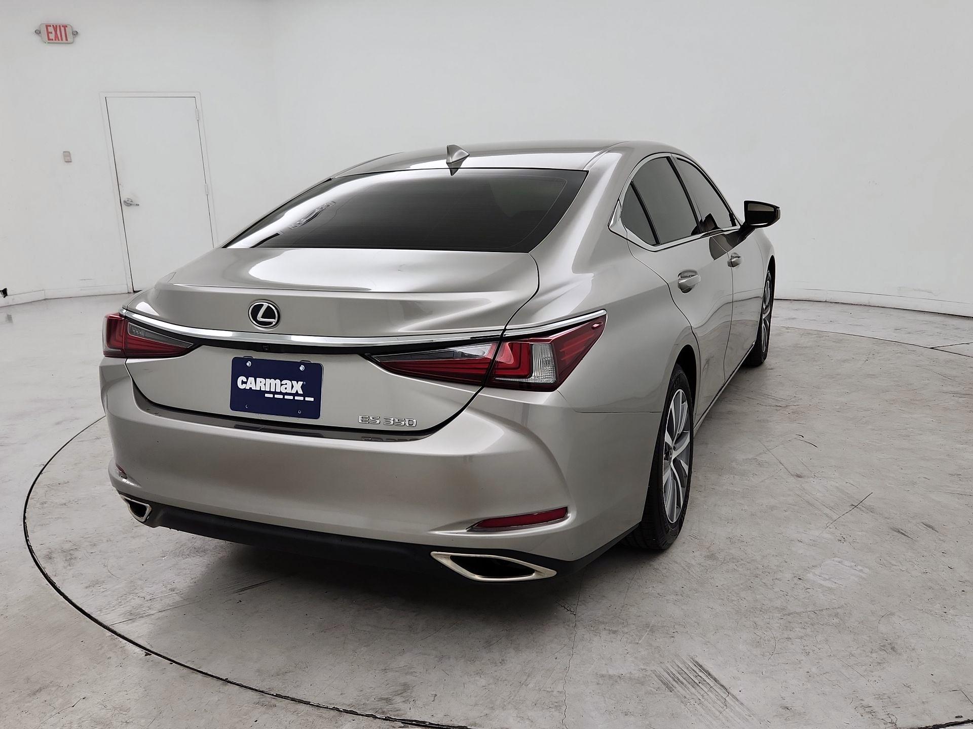 Thumbnail: 2021 Lexus ES - 5