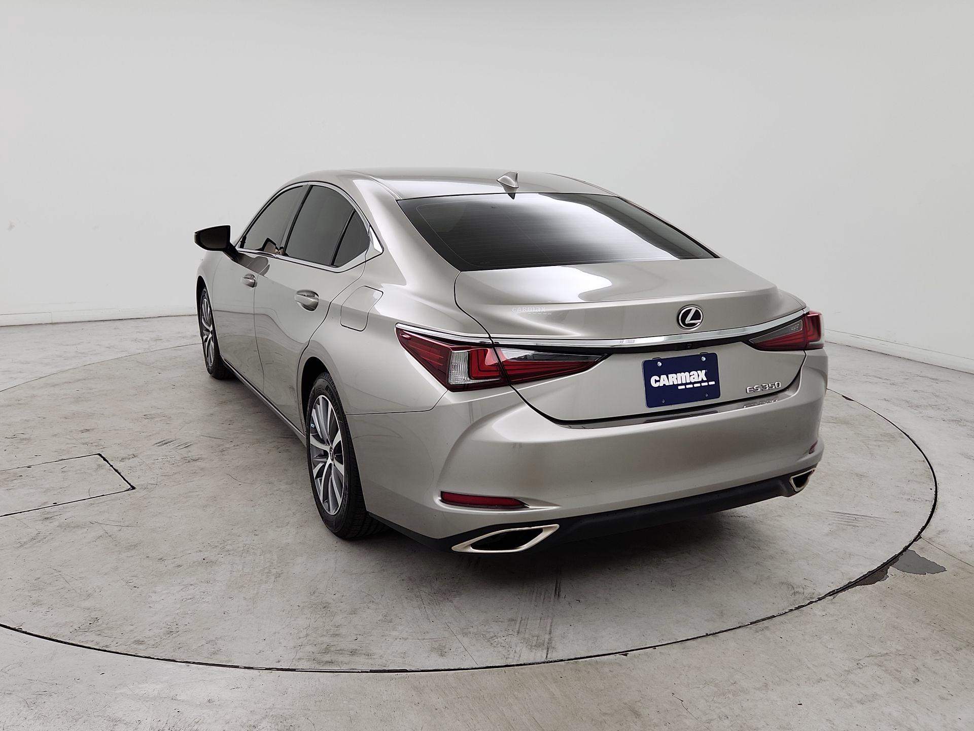 Thumbnail: 2021 Lexus ES - 7