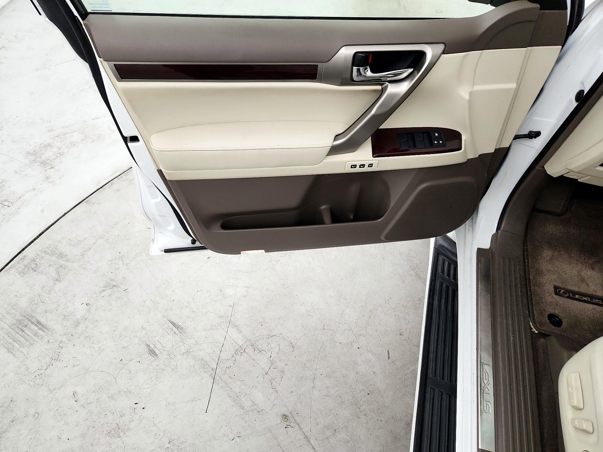 Thumbnail: 2015 Lexus GX - 10