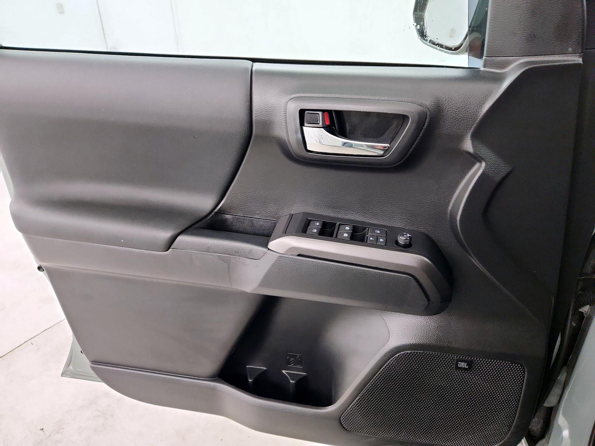 Thumbnail: 2022 Toyota Tacoma - 10