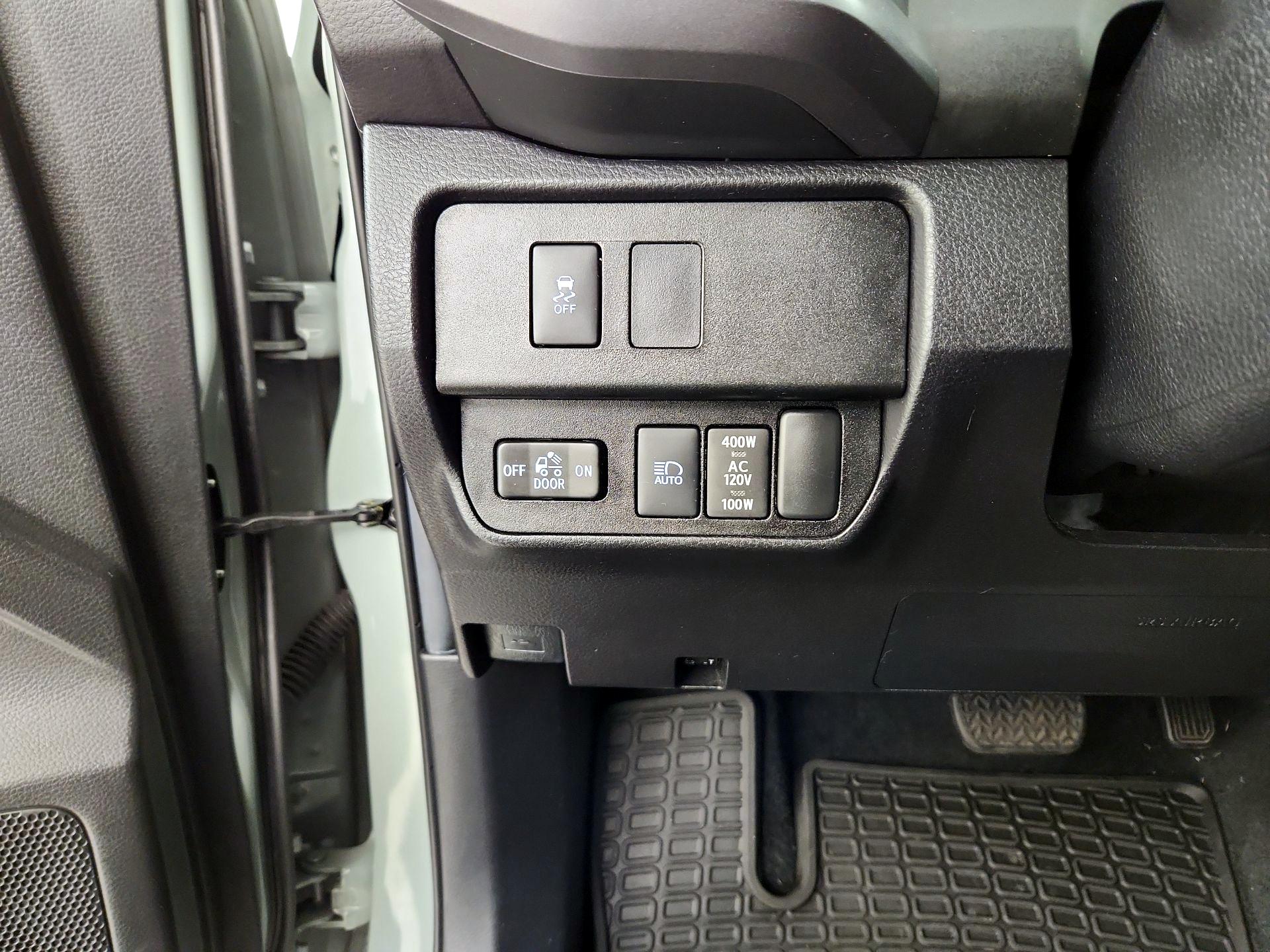 Thumbnail: 2022 Toyota Tacoma - 11