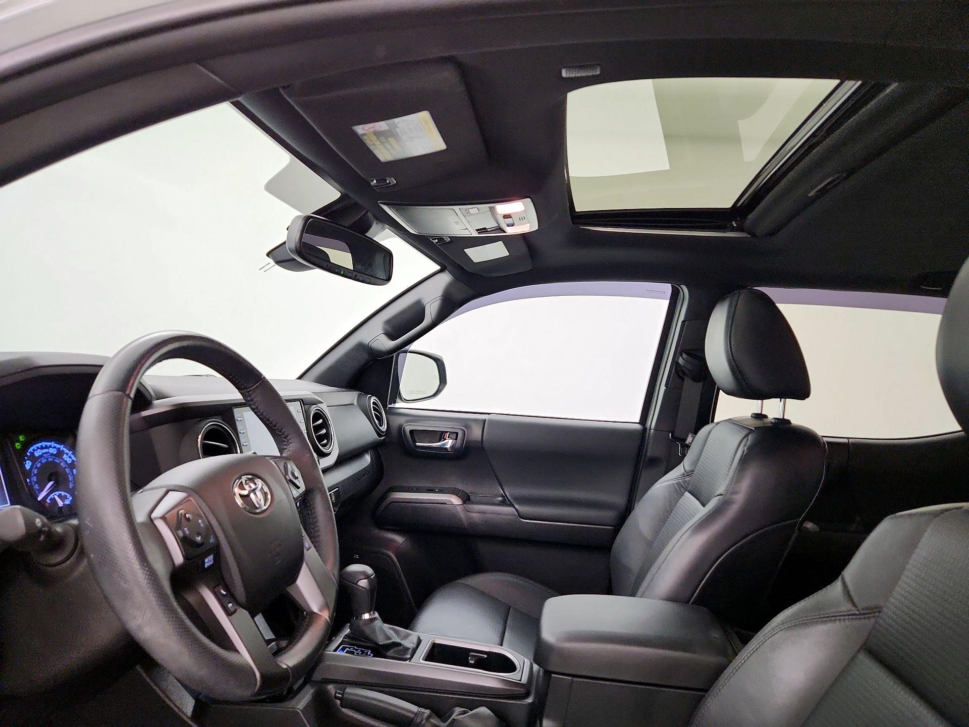 Thumbnail: 2022 Toyota Tacoma - 18