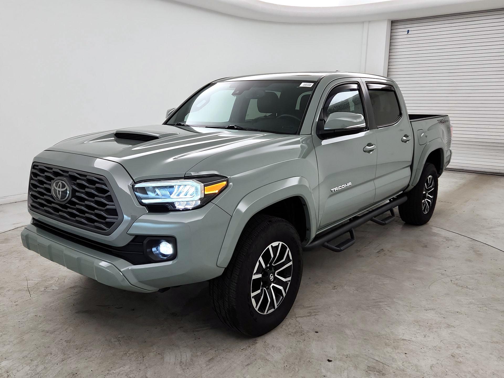 Thumbnail: 2022 Toyota Tacoma - 3