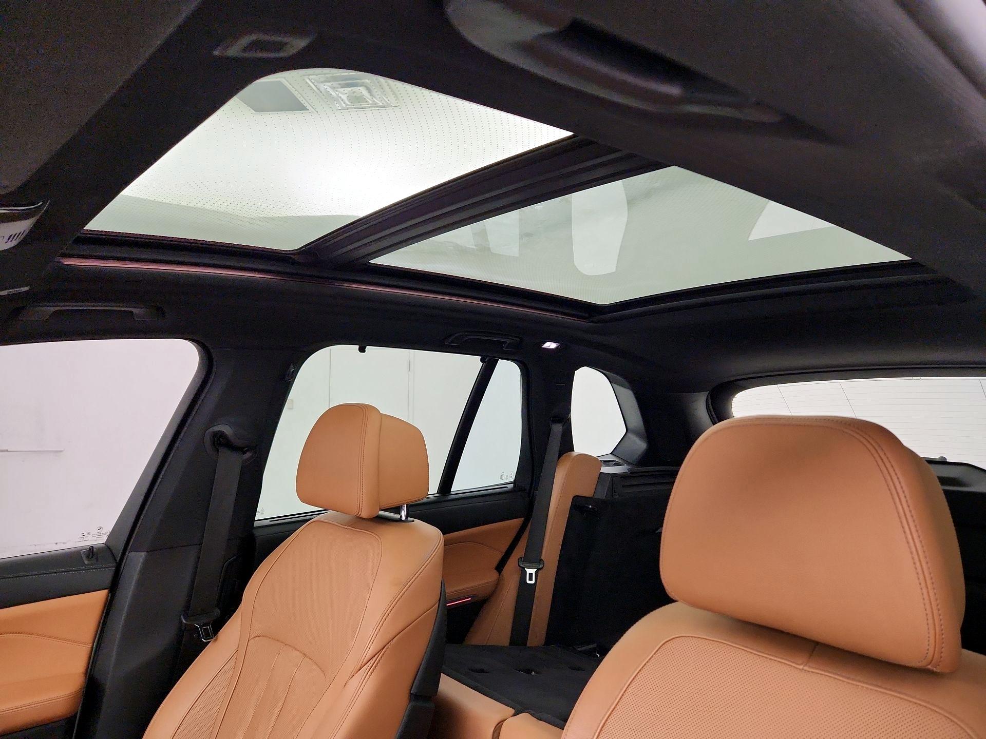 Thumbnail: 2021 BMW X5 - 18