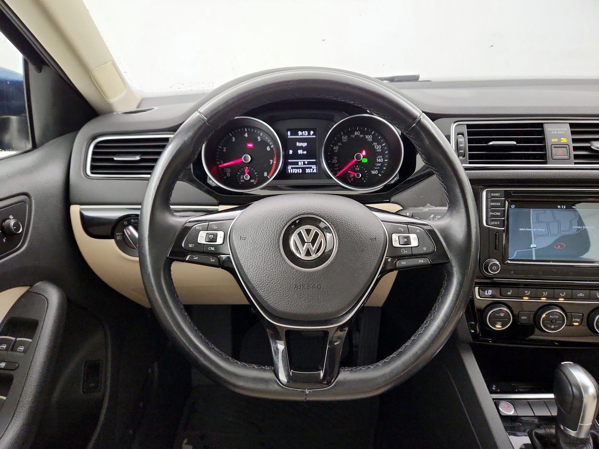 Thumbnail: 2017 Volkswagen Jetta - 10