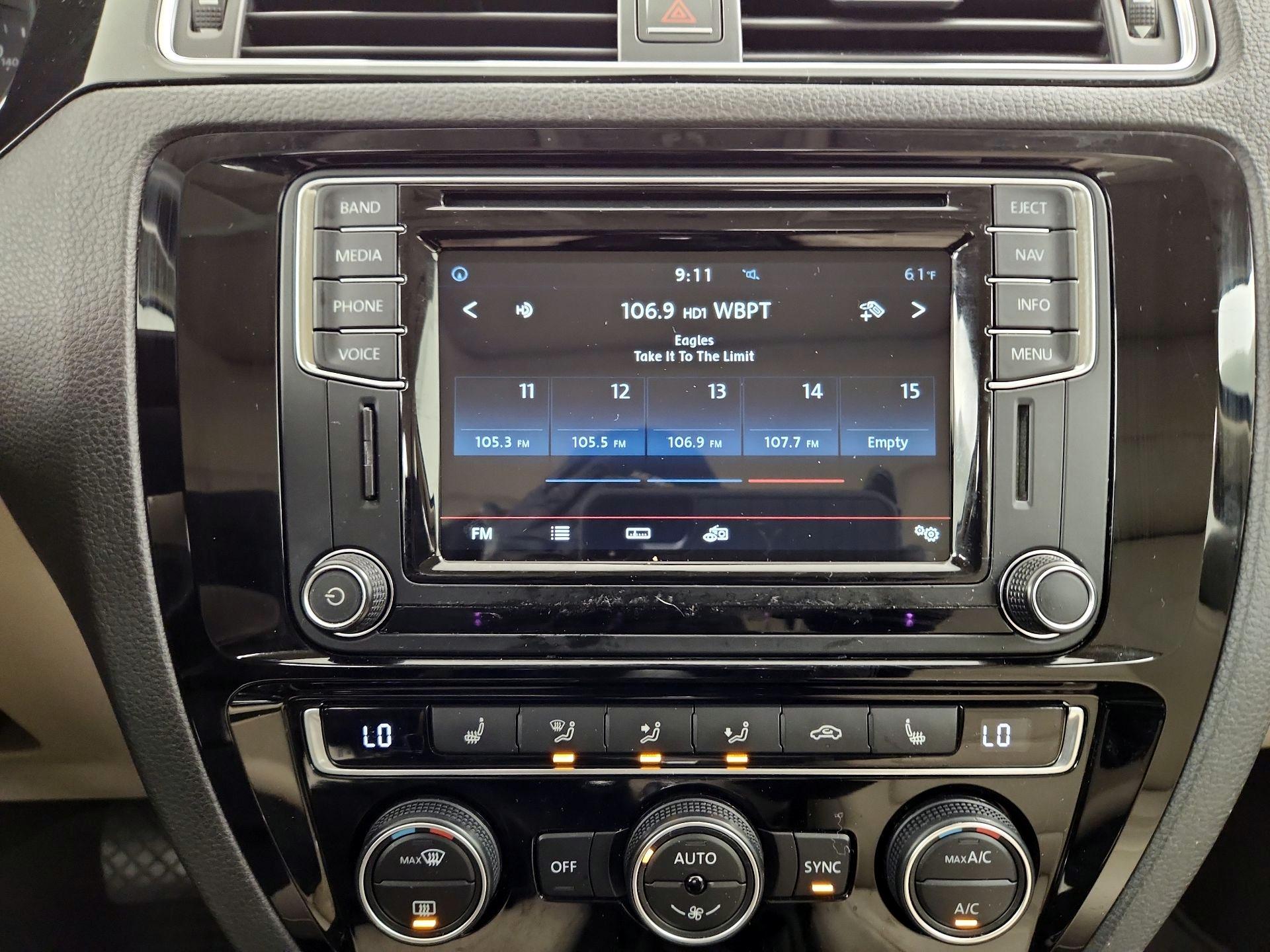 Thumbnail: 2017 Volkswagen Jetta - 16