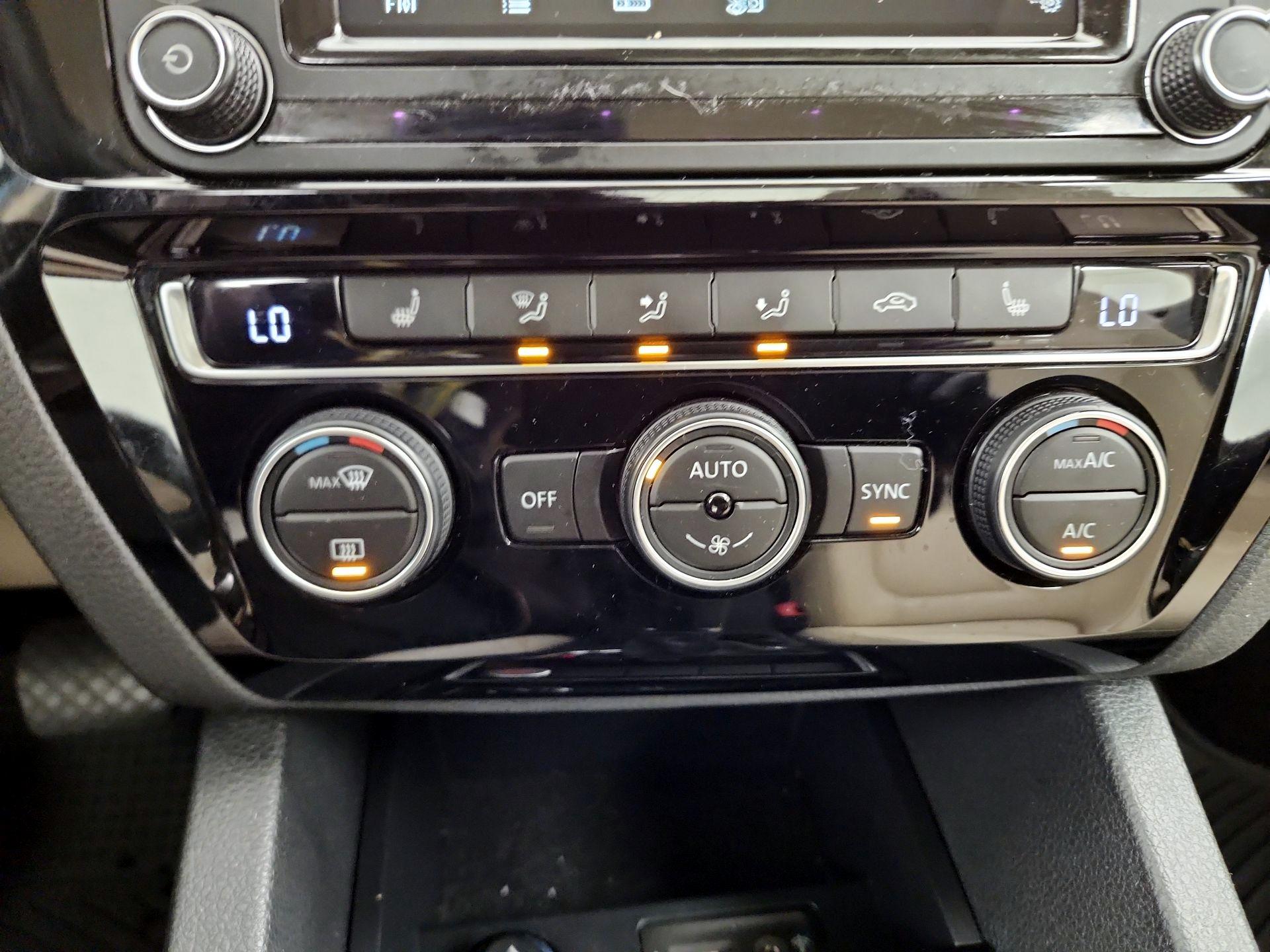 Thumbnail: 2017 Volkswagen Jetta - 17