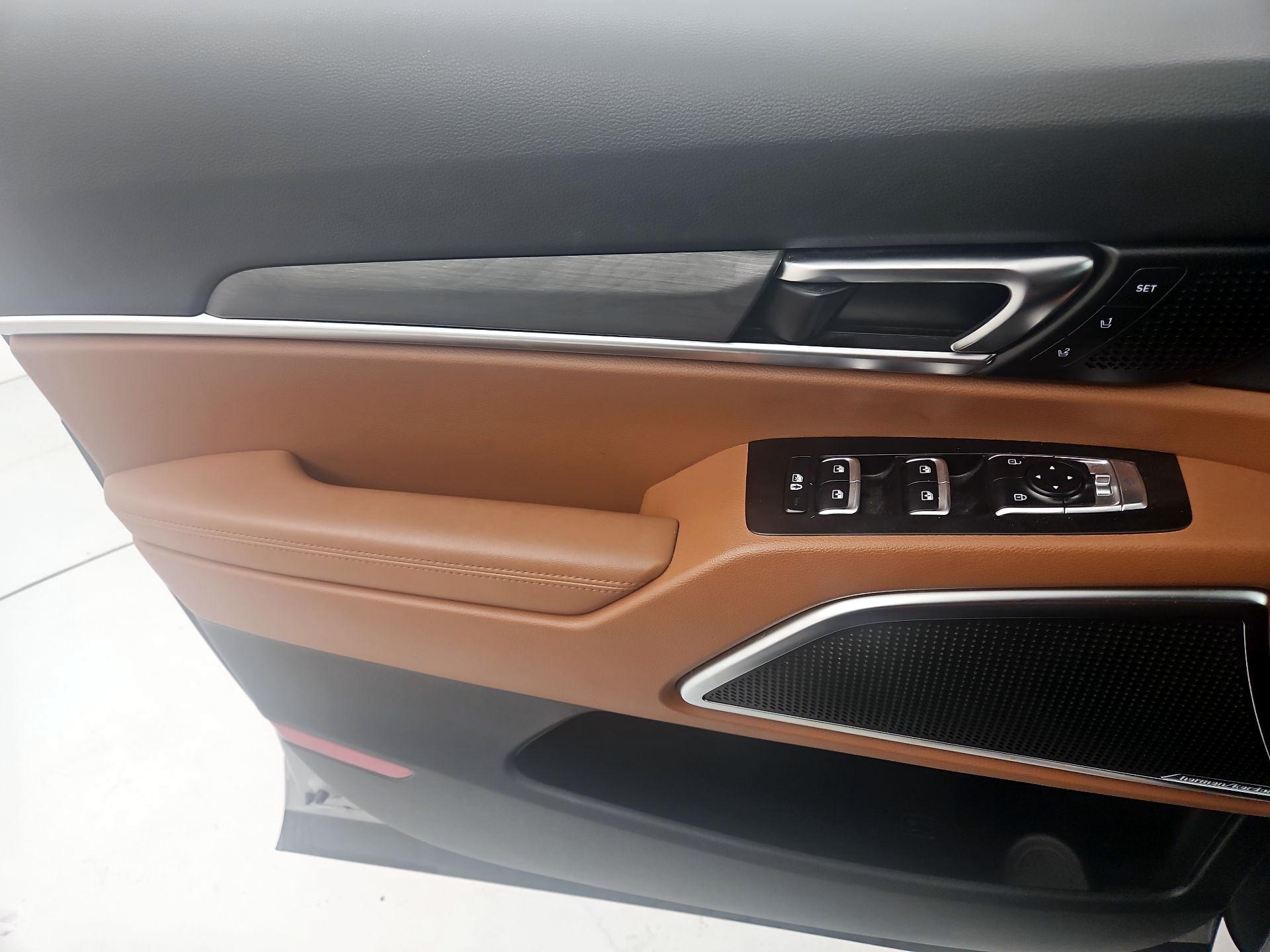 Thumbnail: 2023 Kia Telluride - 12