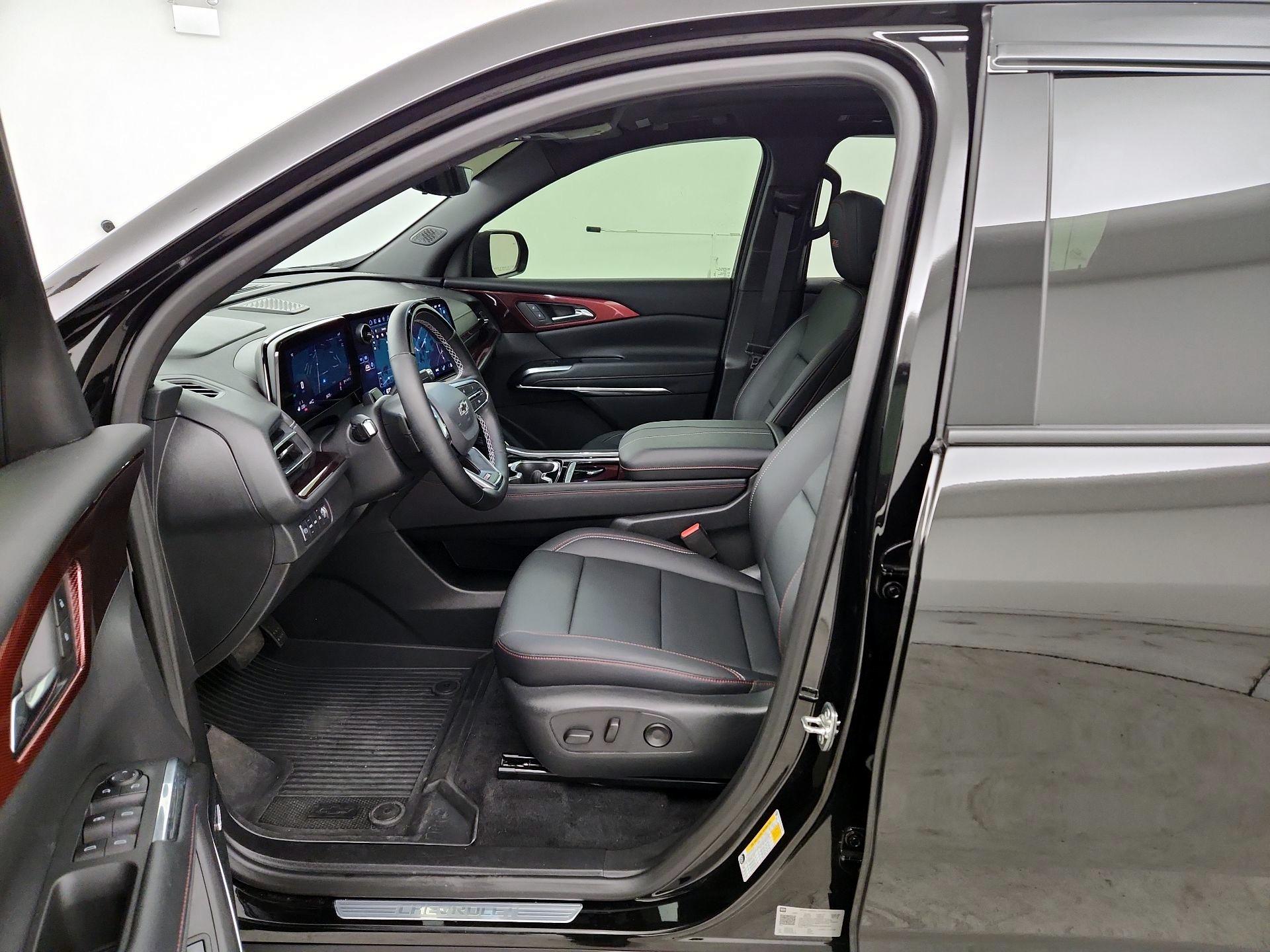 Thumbnail: 2025 Chevrolet Traverse - 9