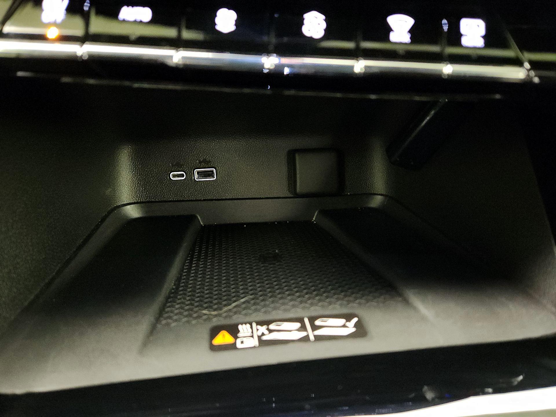 Thumbnail: 2025 Chevrolet Traverse - 17