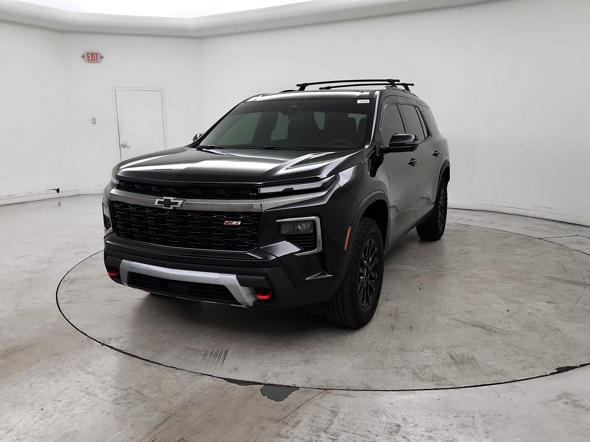 Thumbnail: 2025 Chevrolet Traverse - 3