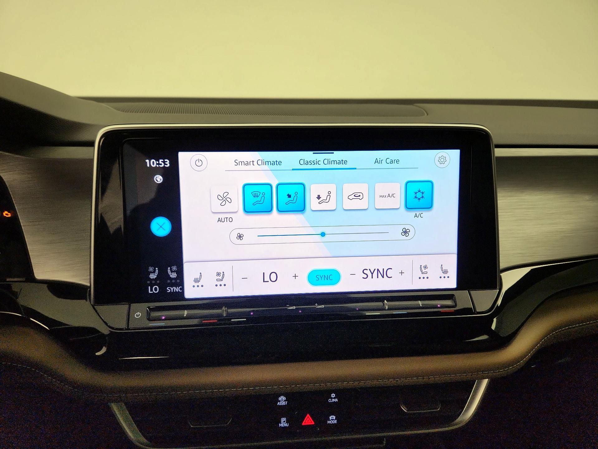 Thumbnail: 2024 Volkswagen Atlas - 16