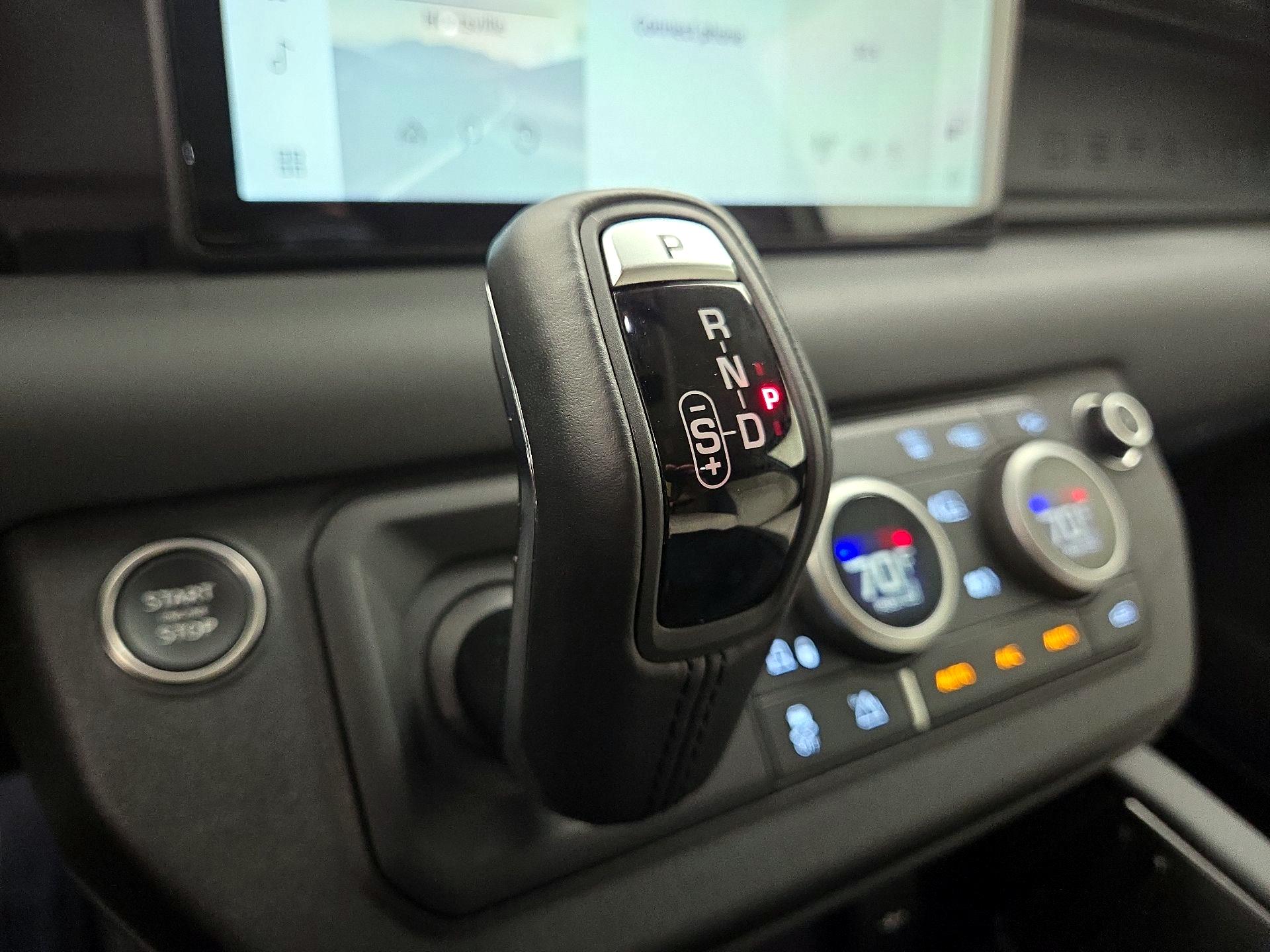 Thumbnail: 2024 Land Rover Defender - 17