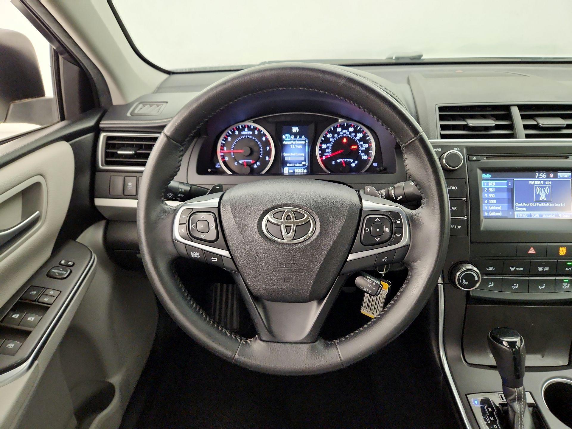 Thumbnail: 2015 Toyota Camry - 10
