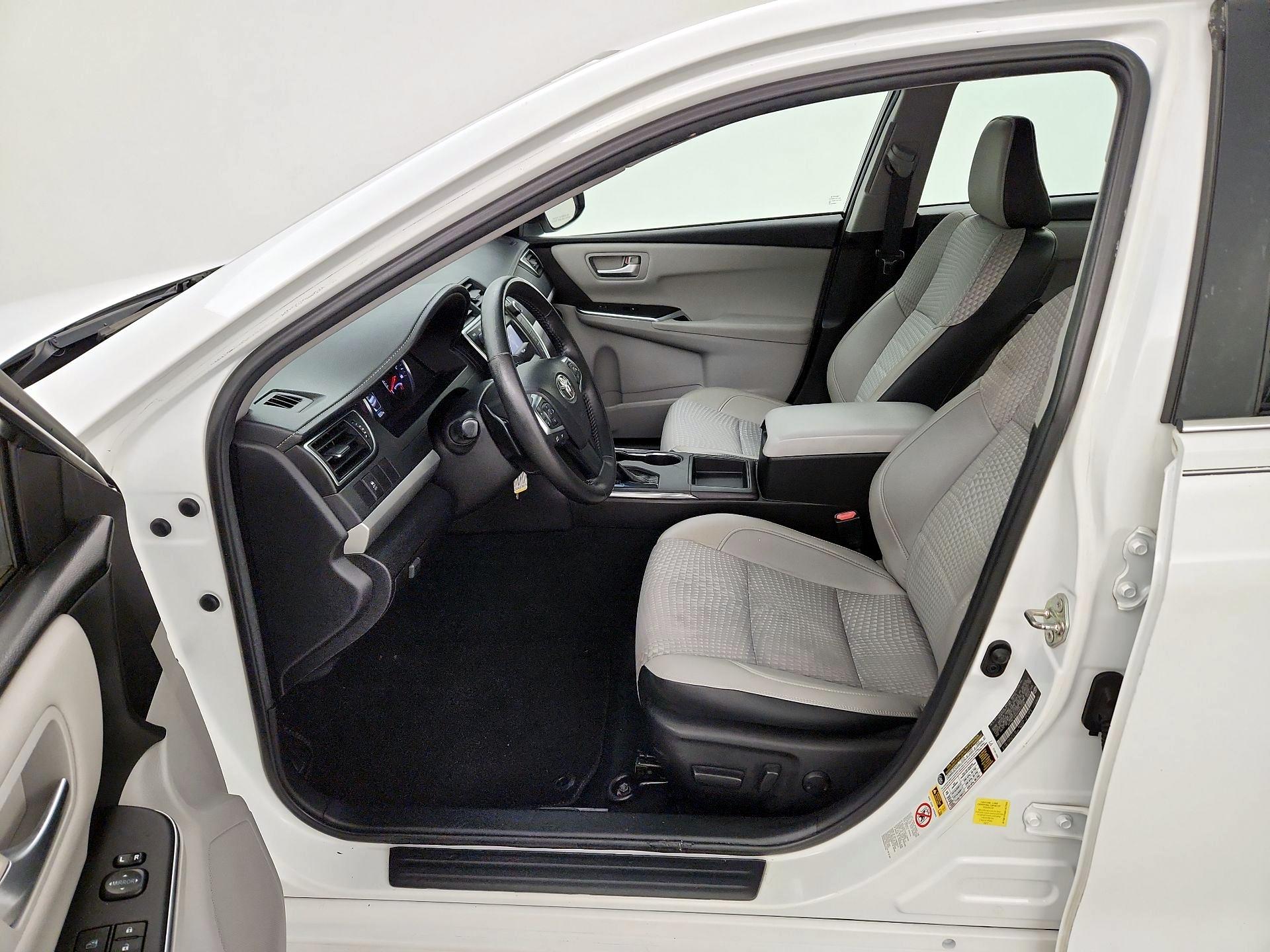 Thumbnail: 2015 Toyota Camry - 11