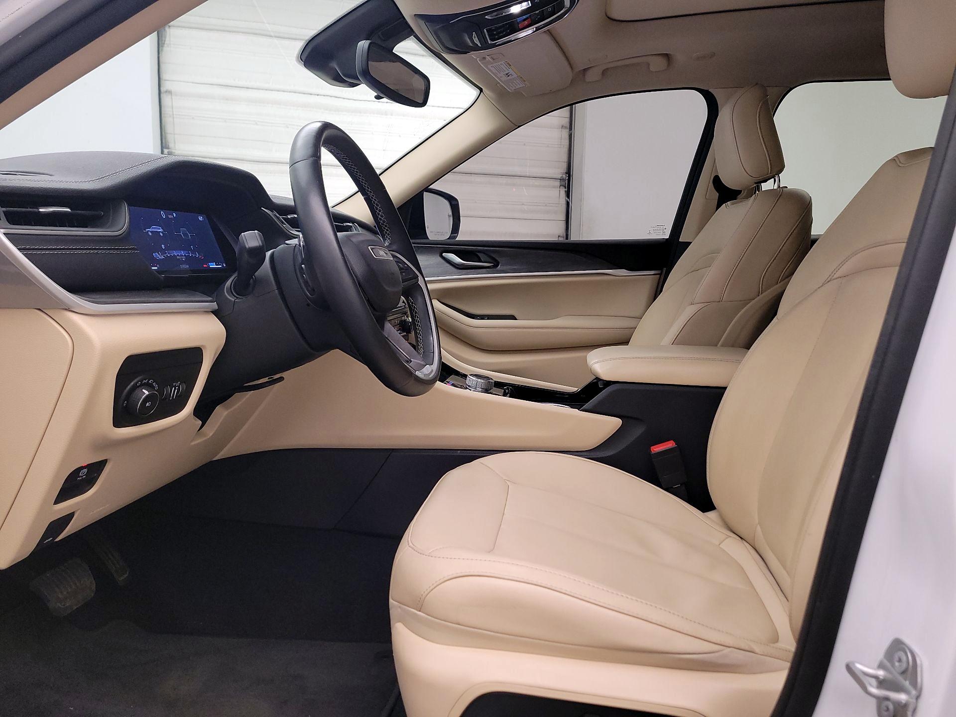 Thumbnail: 2022 Jeep Grand Cherokee L - 11