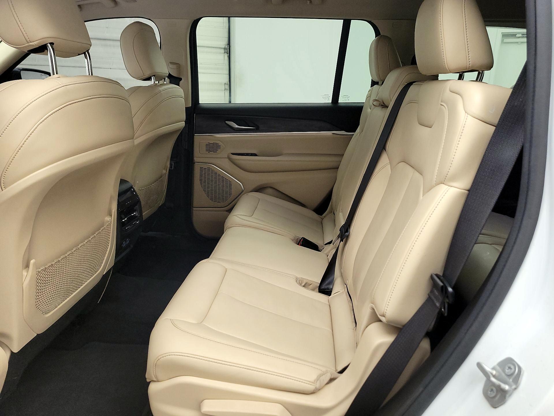 Thumbnail: 2022 Jeep Grand Cherokee L - 19