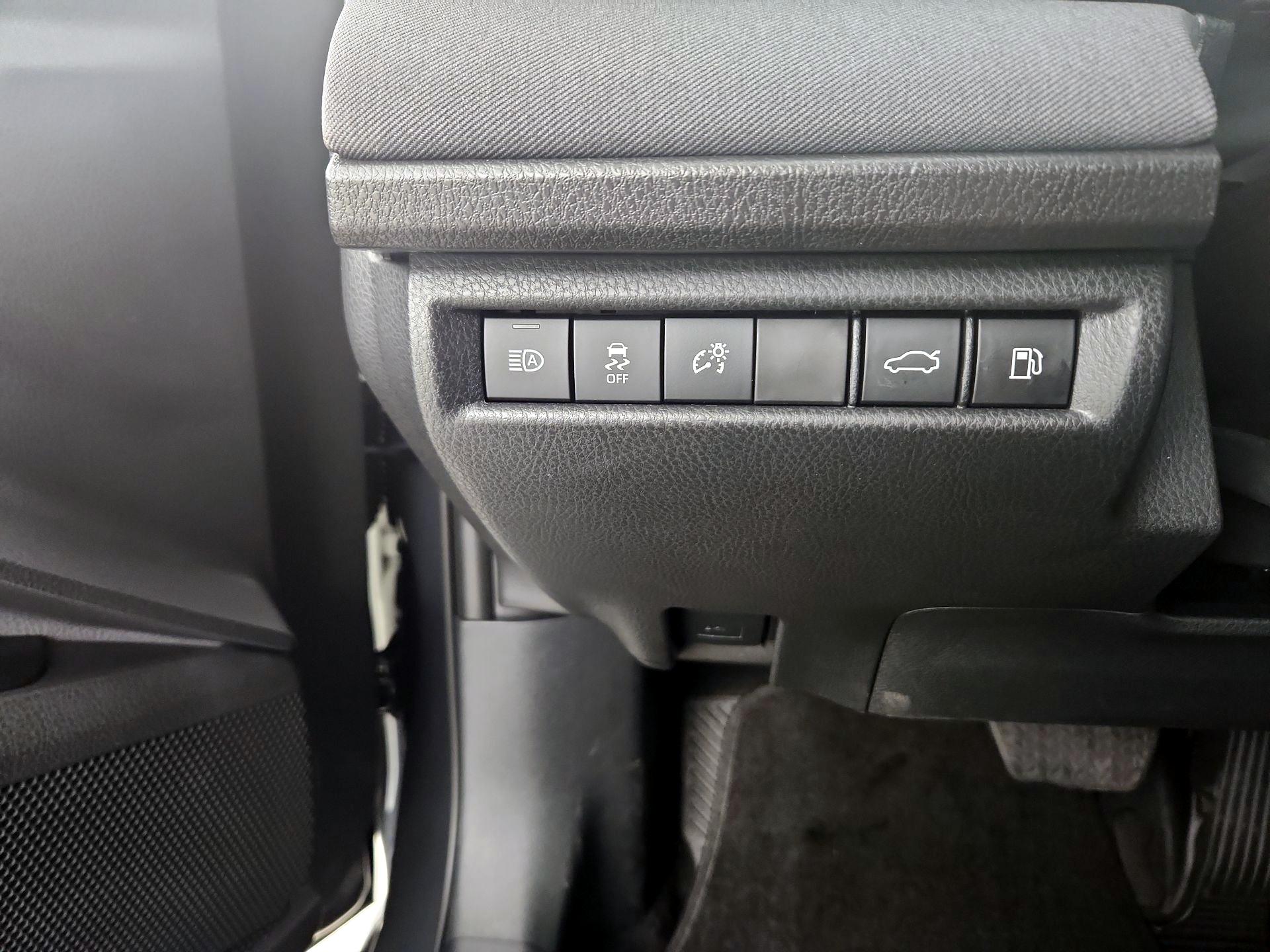 Thumbnail: 2025 Toyota Camry - 13