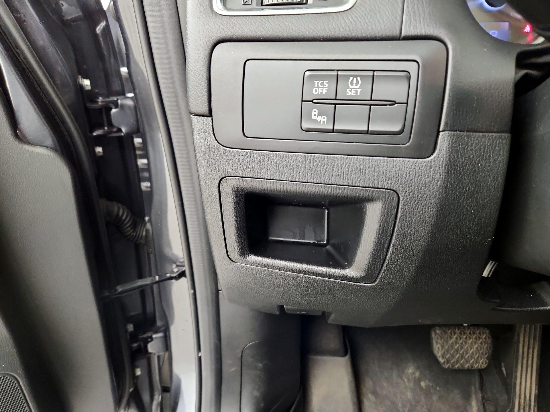 Thumbnail: 2016 Mazda CX-5 - 11