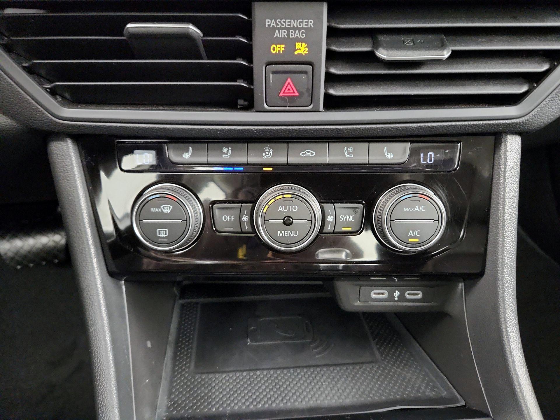 Thumbnail: 2024 Volkswagen Jetta - 15