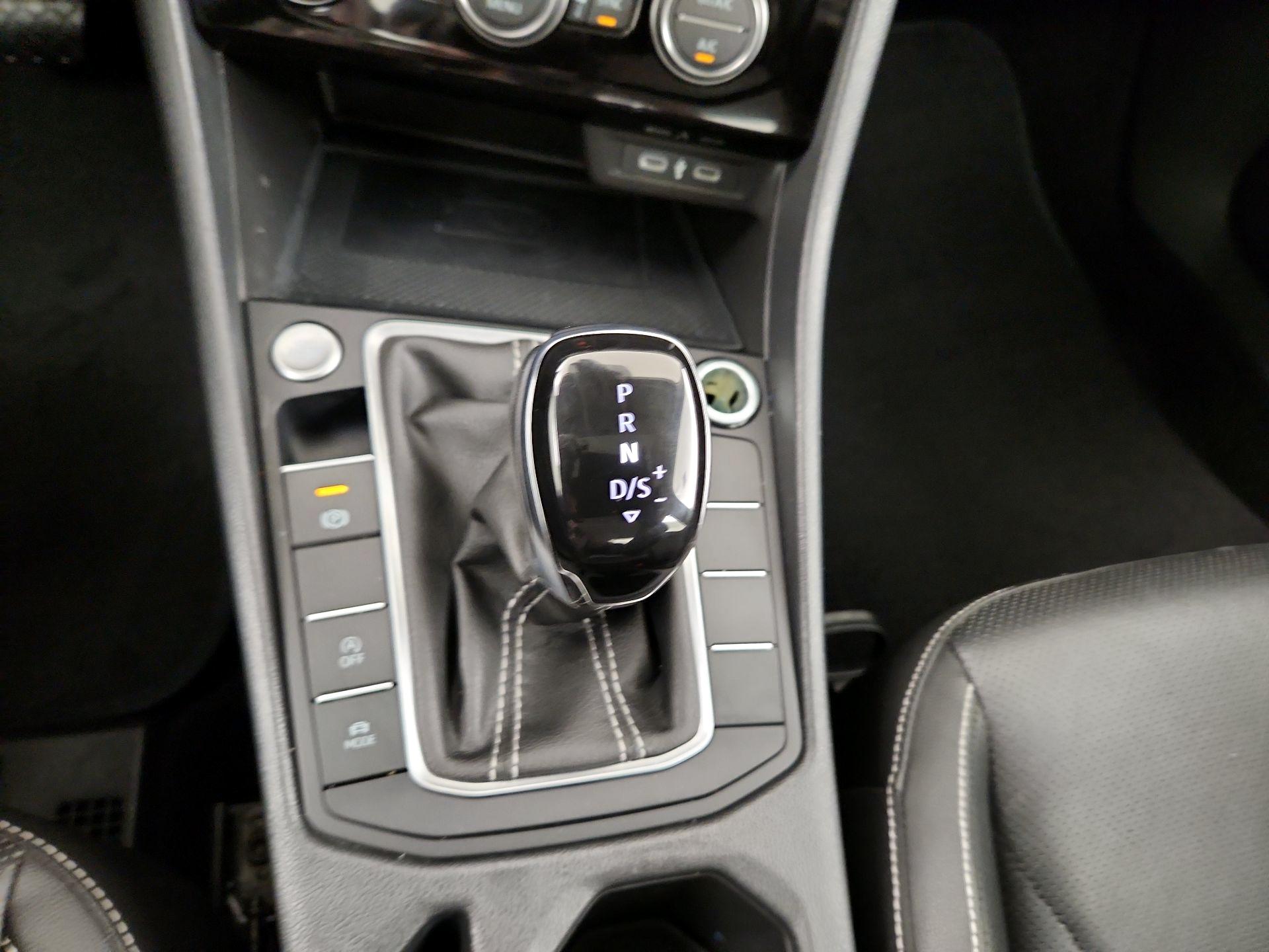 Thumbnail: 2024 Volkswagen Jetta - 16