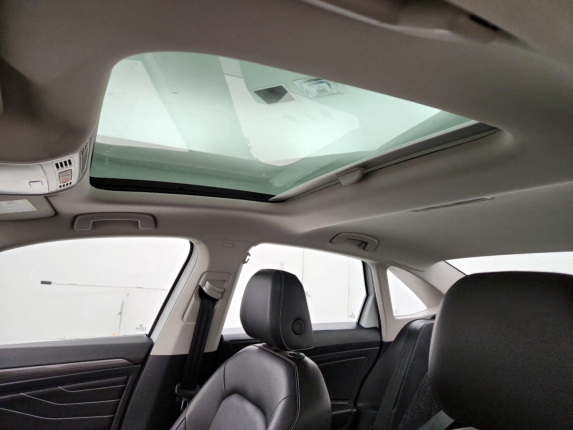 Thumbnail: 2024 Volkswagen Jetta - 18