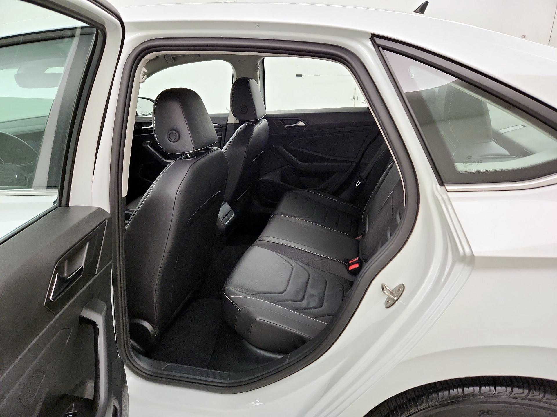 Thumbnail: 2024 Volkswagen Jetta - 19